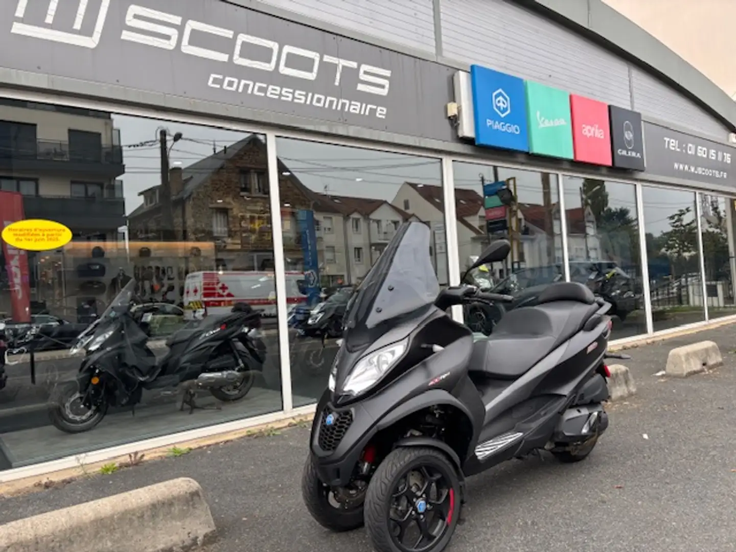 Piaggio MP3 400 Noir - 1