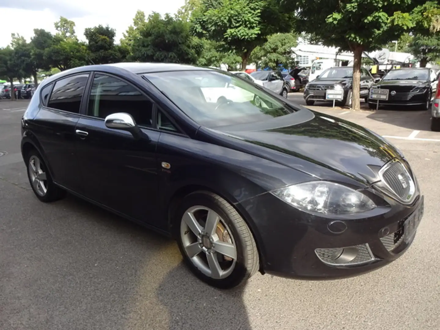 SEAT Leon / Erst 93 Tkm Stylance / Style Noir - 2