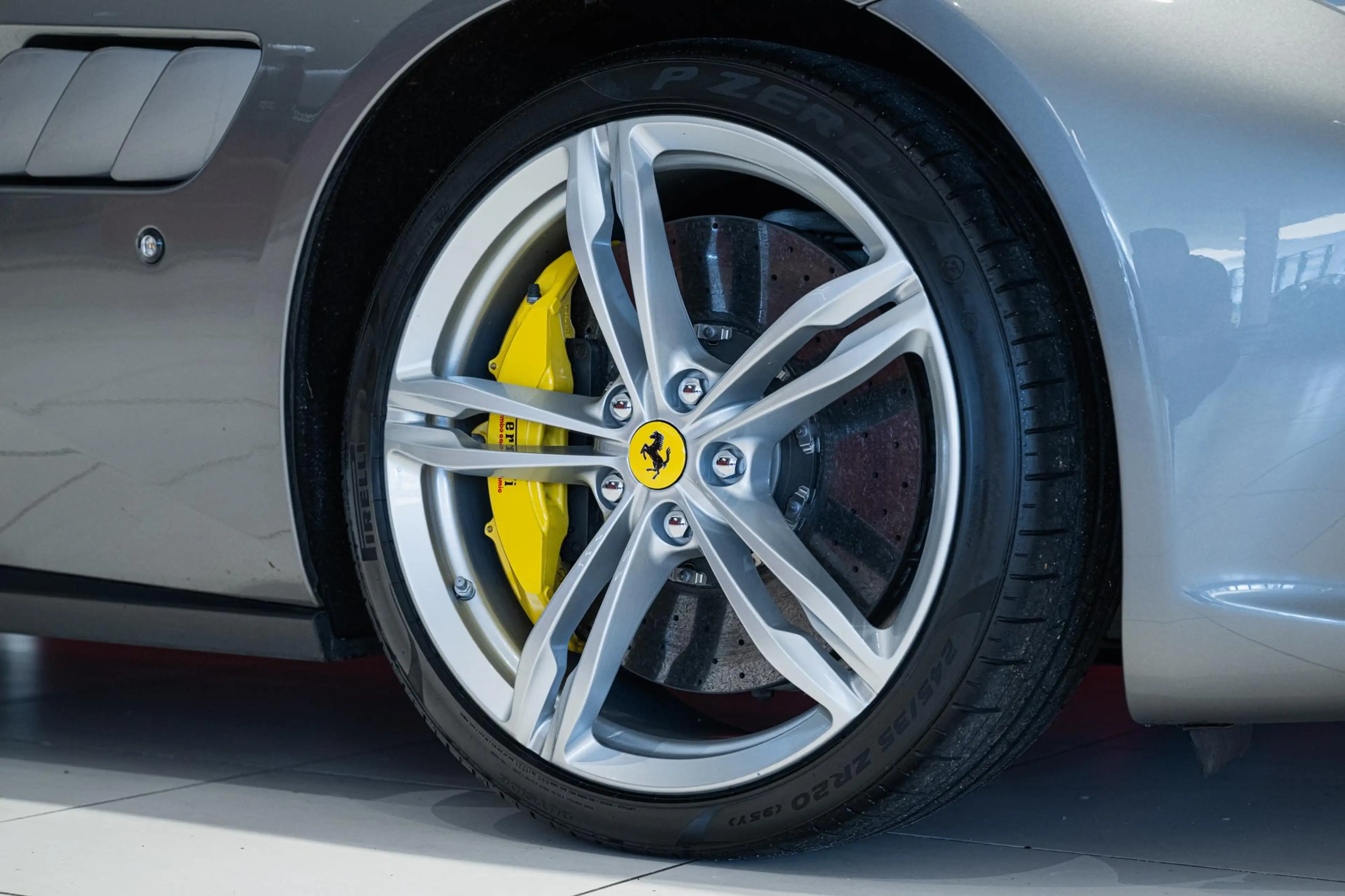 Ferrari GTC4 Lusso GTC4Lusso T - Kroymans Ferrari — photo 5