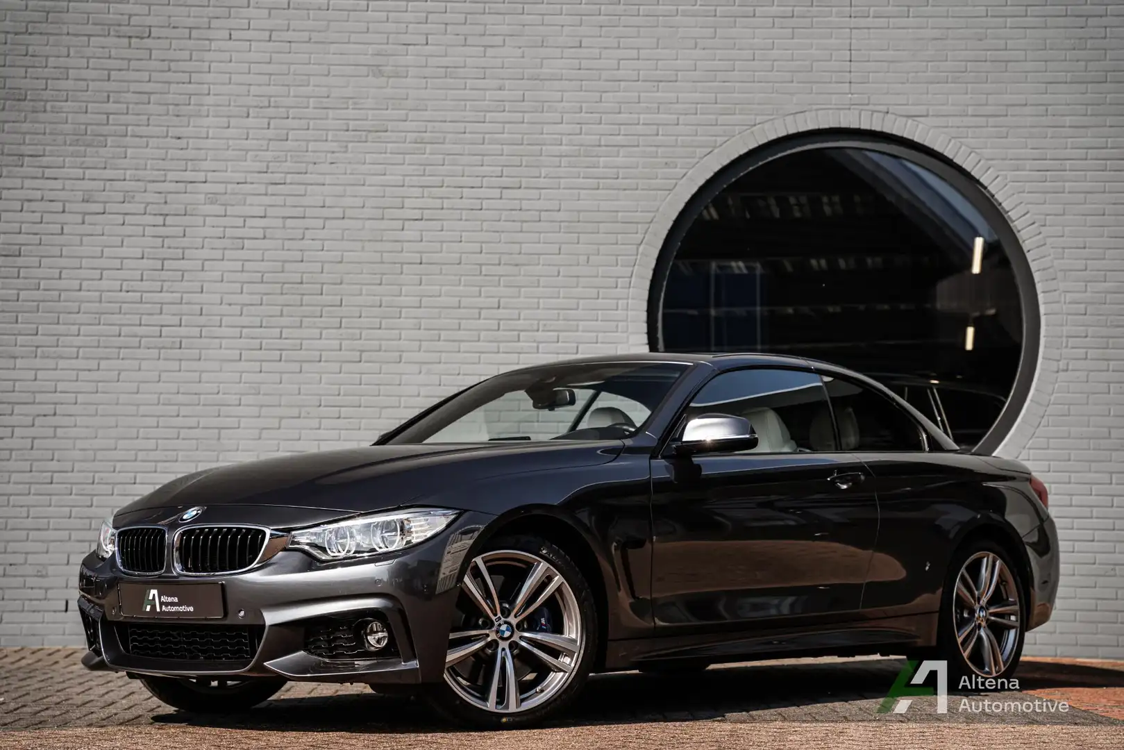 BMW 440 4-serie Cabrio 440i xDrive High Executive M sport, Grijs - 2