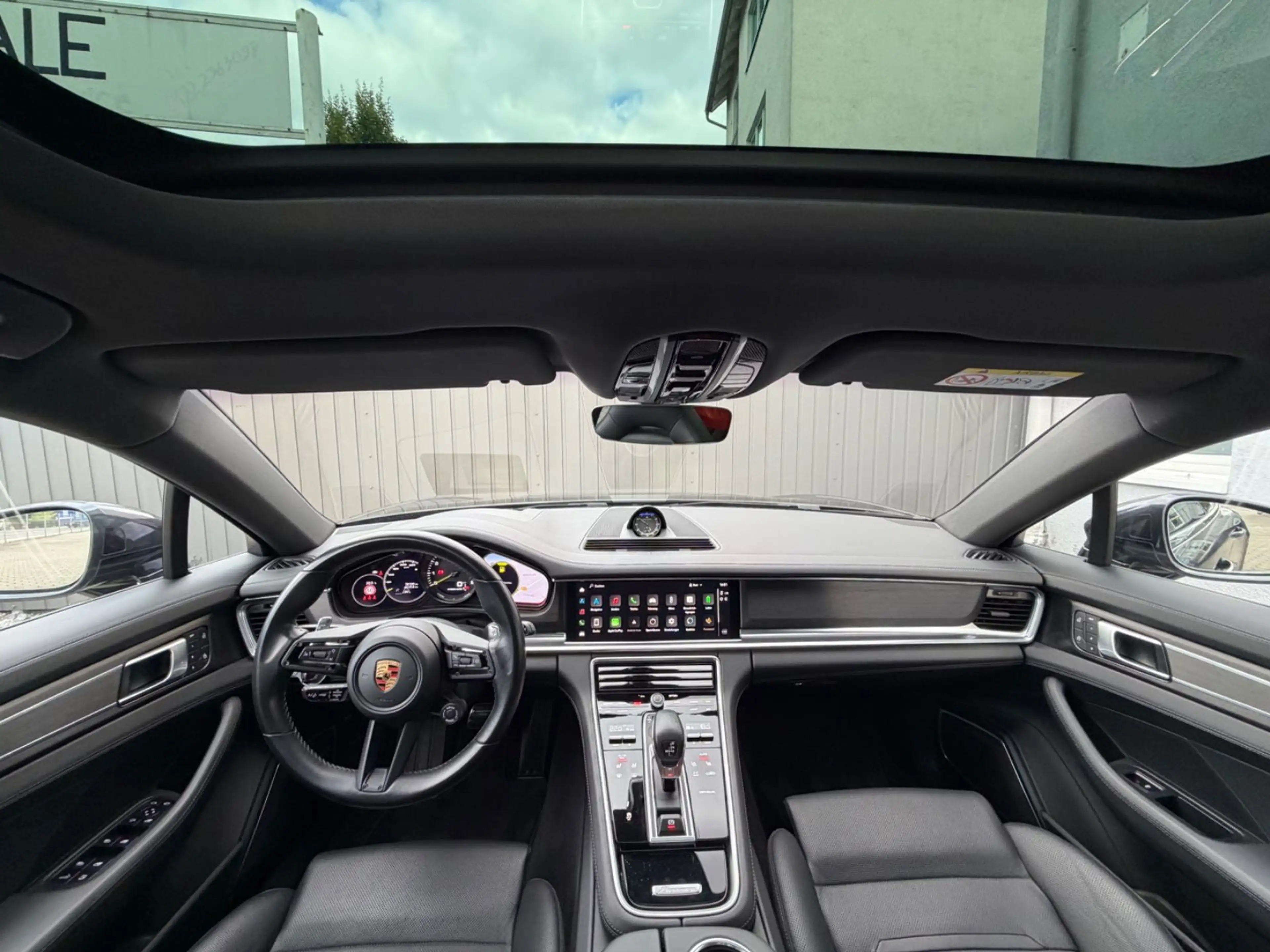Porsche Panamera Sport Turismo 4 E-Hybrid Platinum Editi — photo 10