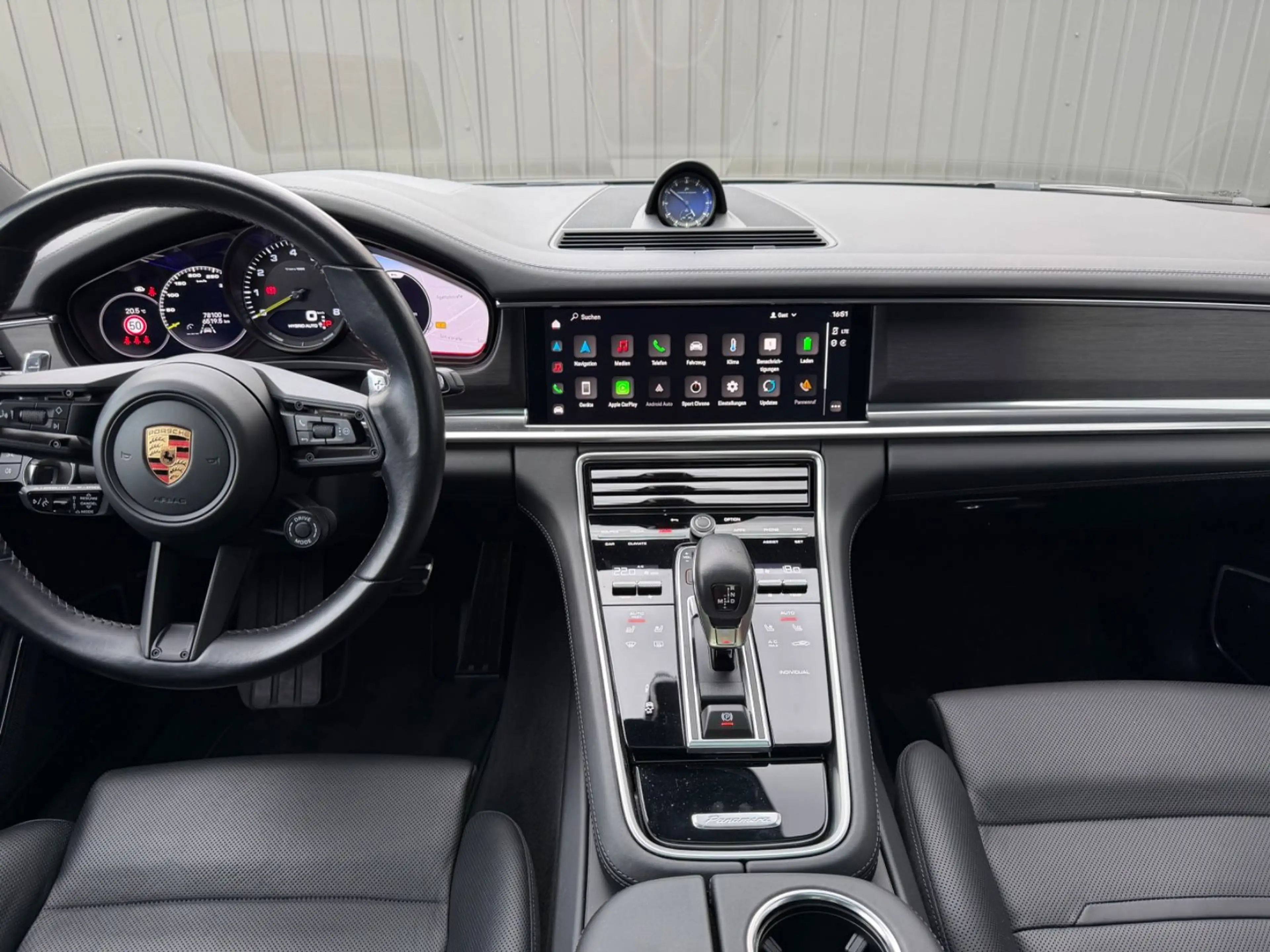 Porsche Panamera Sport Turismo 4 E-Hybrid Platinum Editi — photo 11