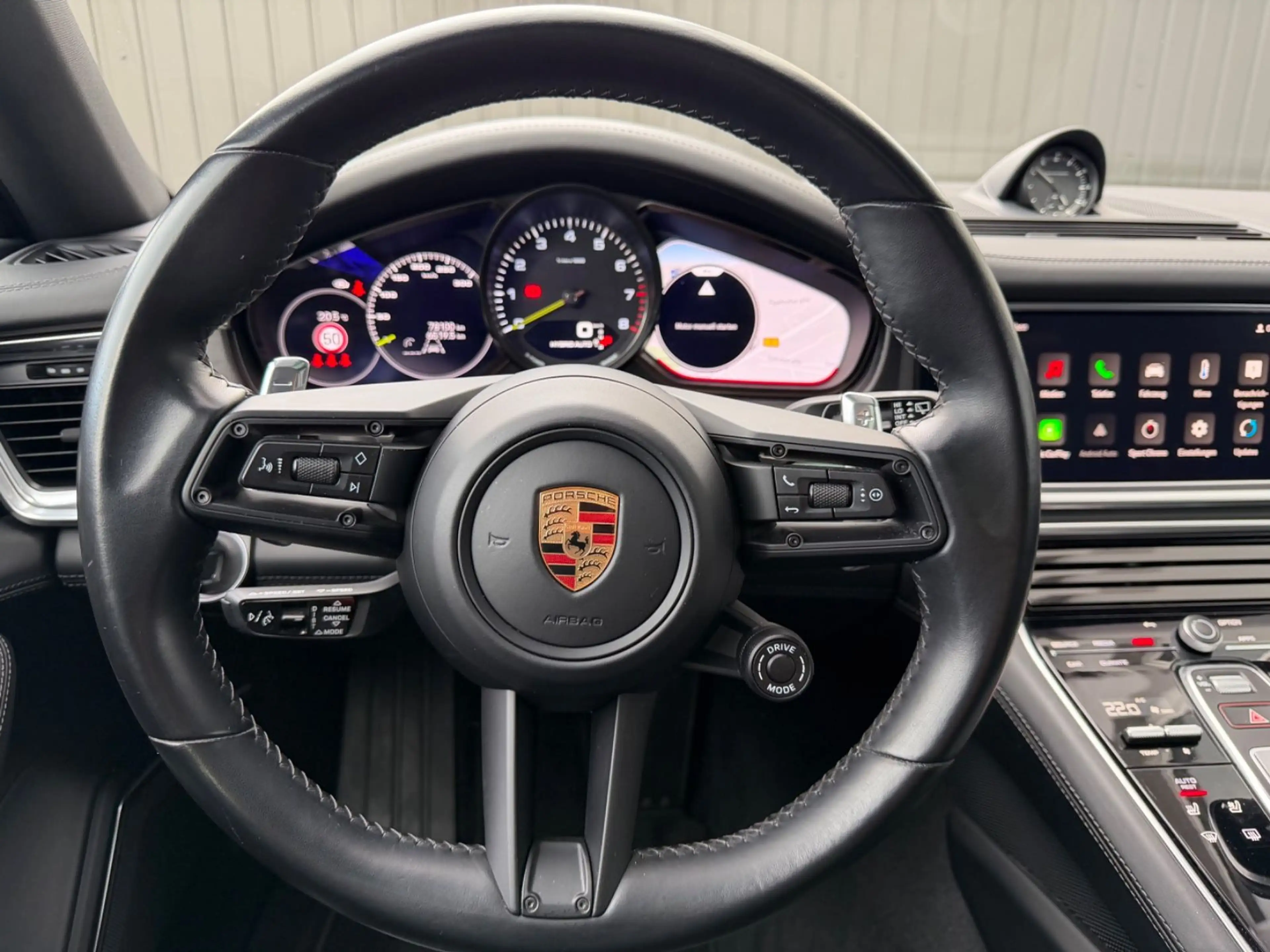 Porsche Panamera Sport Turismo 4 E-Hybrid Platinum Editi — photo 15
