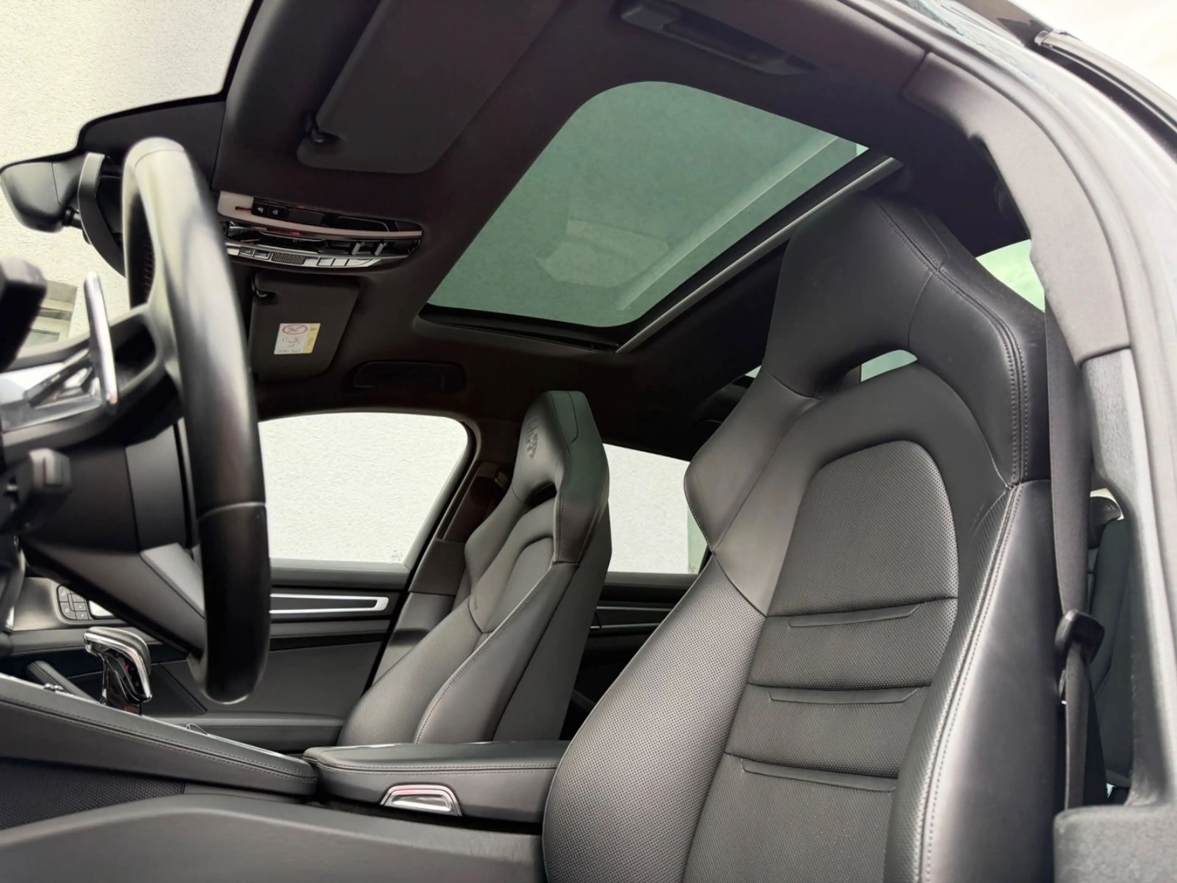 Porsche Panamera Sport Turismo 4 E-Hybrid Platinum Editi — photo 12