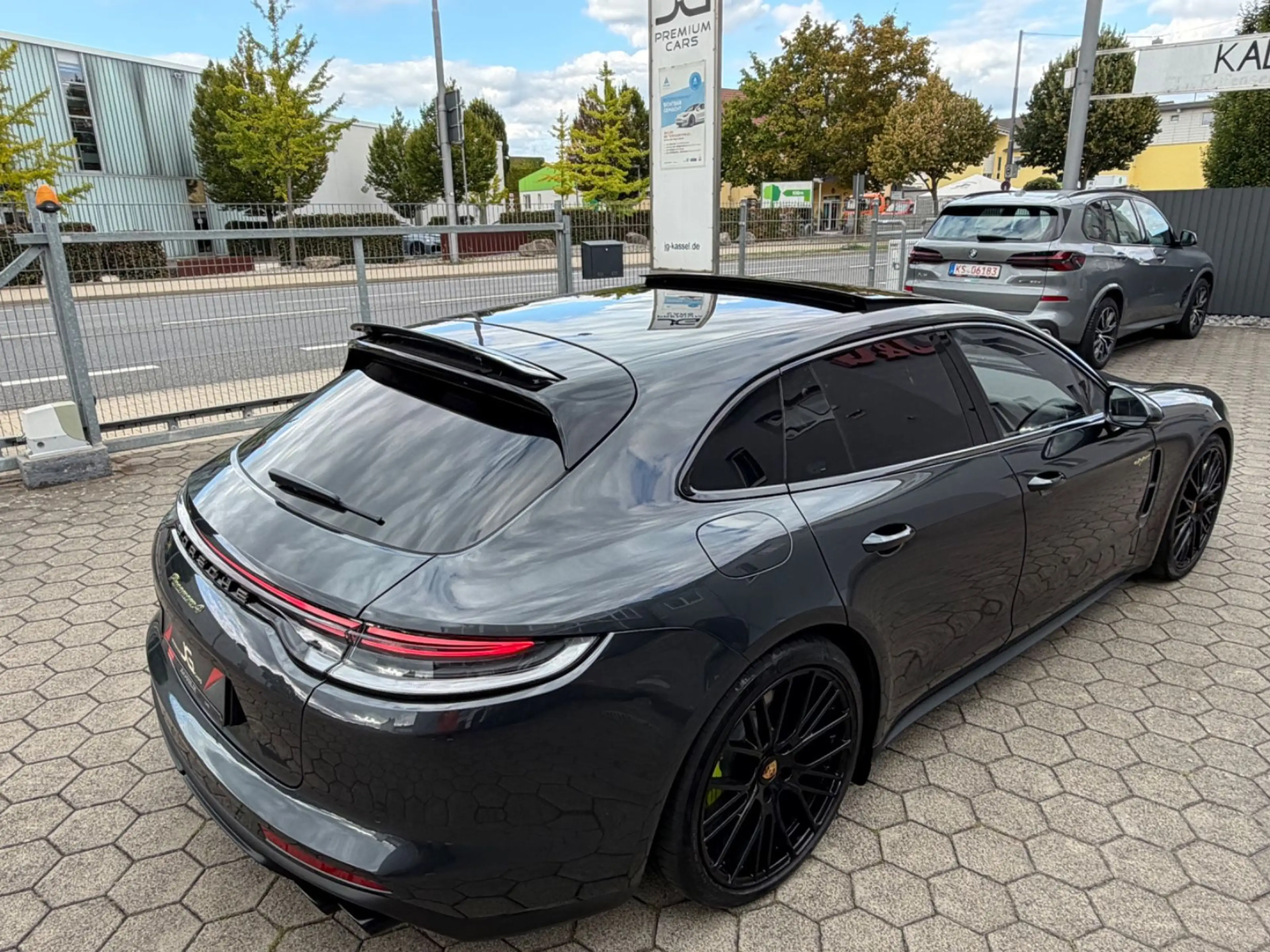 Porsche Panamera Sport Turismo 4 E-Hybrid Platinum Editi — photo 5