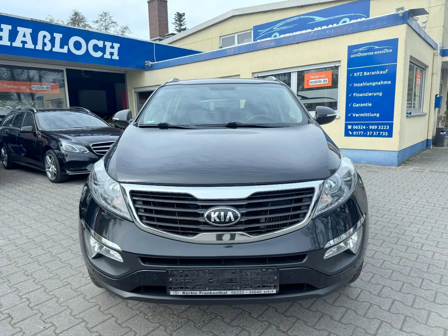 Kia Sportage FIFA World Cup Edition 4WD Auto. 1-Hand Schwarz - 2