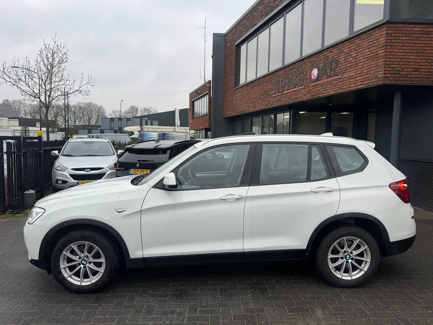 BMW X3 SDrive18d Executive AUTOMAAT LED XENON PANO HEADUP Weiß - 2