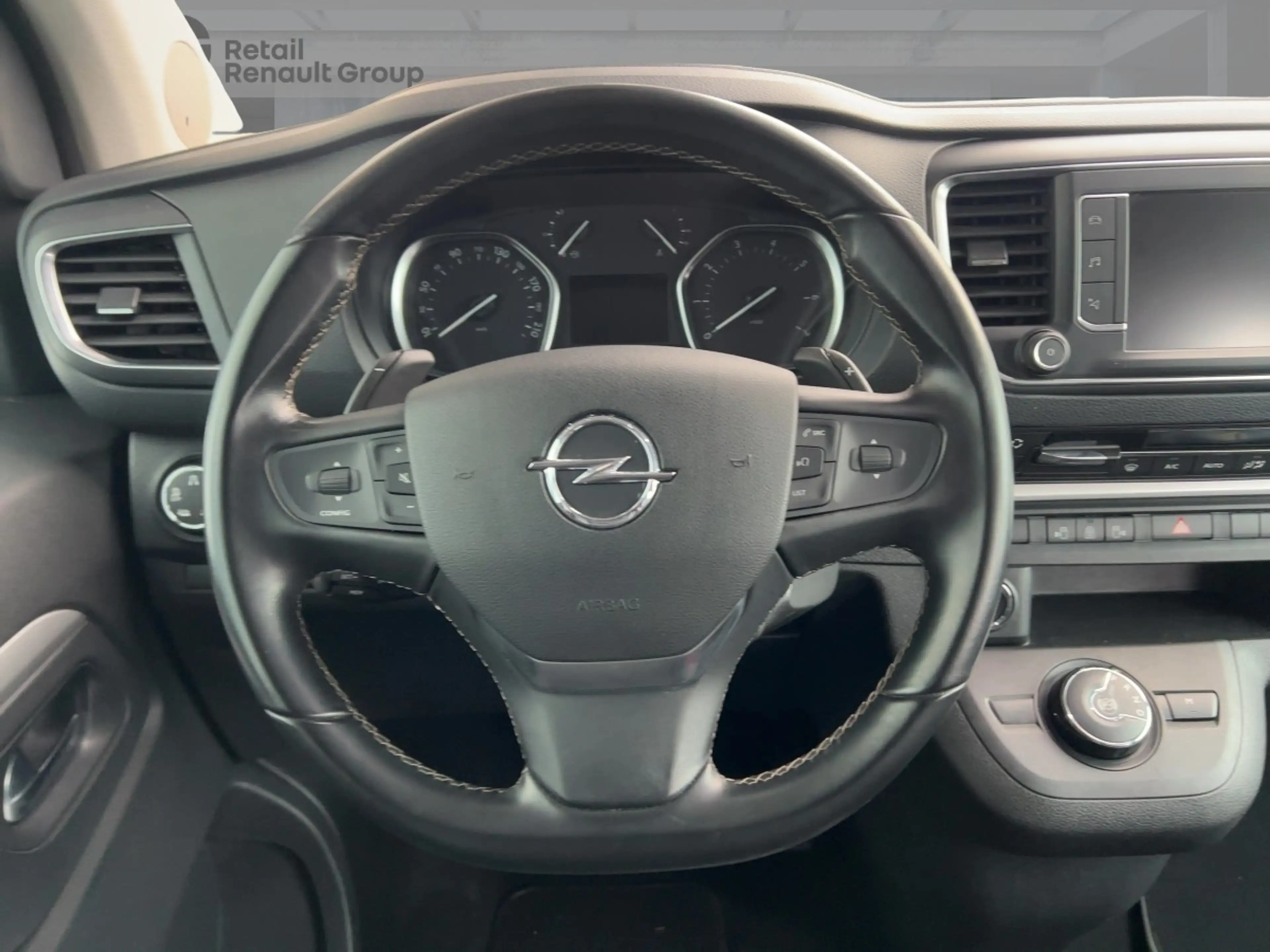 Opel Zafira Life 2.0 D M Elegance — photo 11