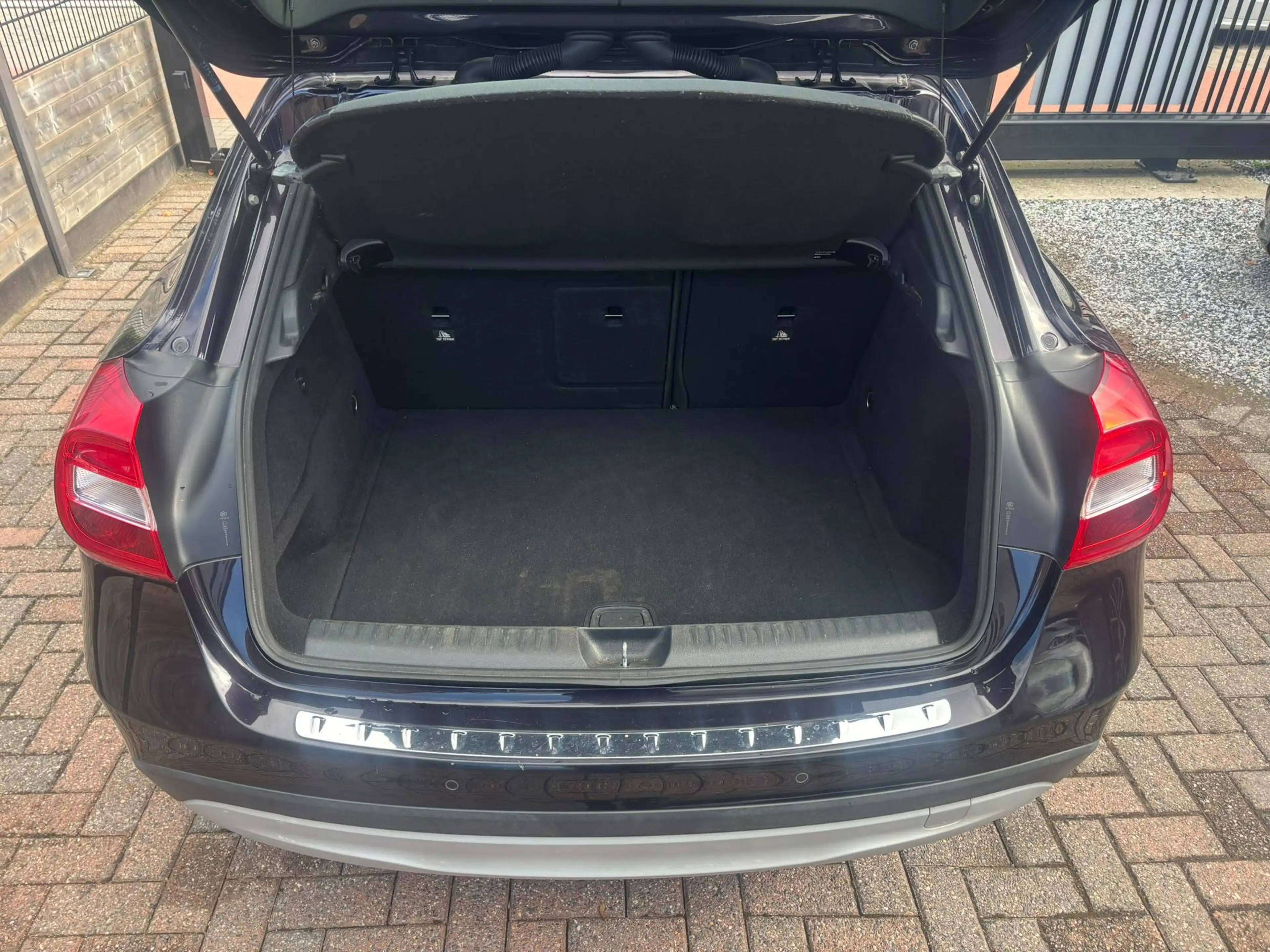Mercedes-Benz GLA 180 CDI-STYLE-1 PROP+CARNET COMPLET MERCEDES-MECH. PERFECT CONDITION-ONLY EXPORT OR PROF-6400€+VAT!!! — photo 11