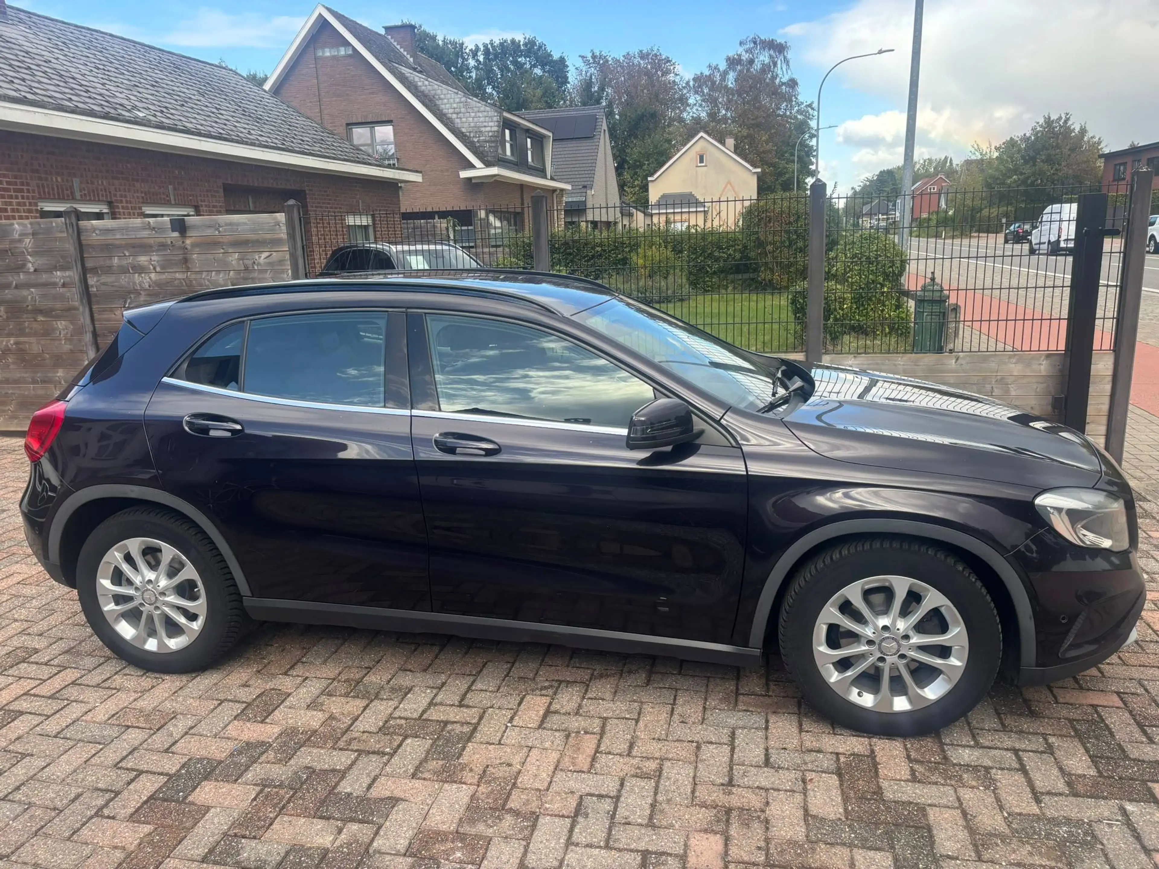 Mercedes-Benz GLA 180 CDI-STYLE-1 PROP+CARNET COMPLET MERCEDES-MECH. PERFECT CONDITION-ONLY EXPORT OR PROF-6400€+VAT!!! — photo 2