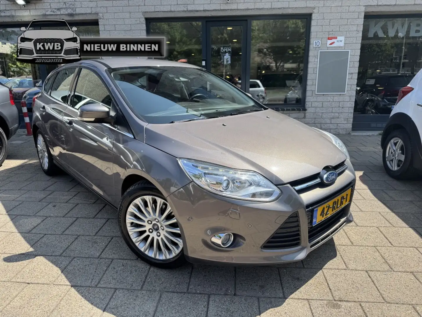 Ford Focus 1.6 EcoB. Titanium Trekhaak Navi Beurt Marrón - 1