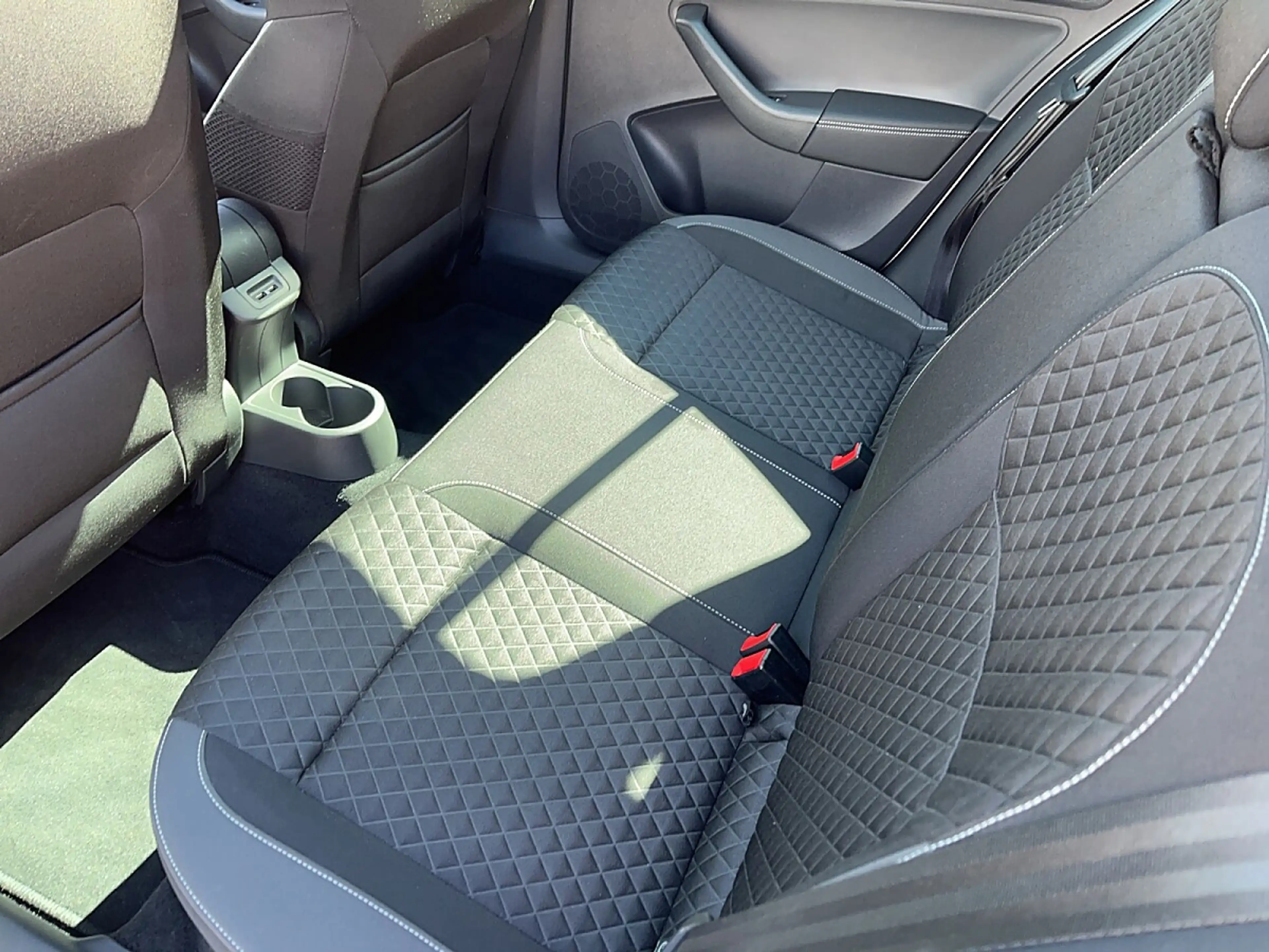 Skoda Rapid/Spaceback Rapid Spaceback 1,0 TSI Sport — photo 11