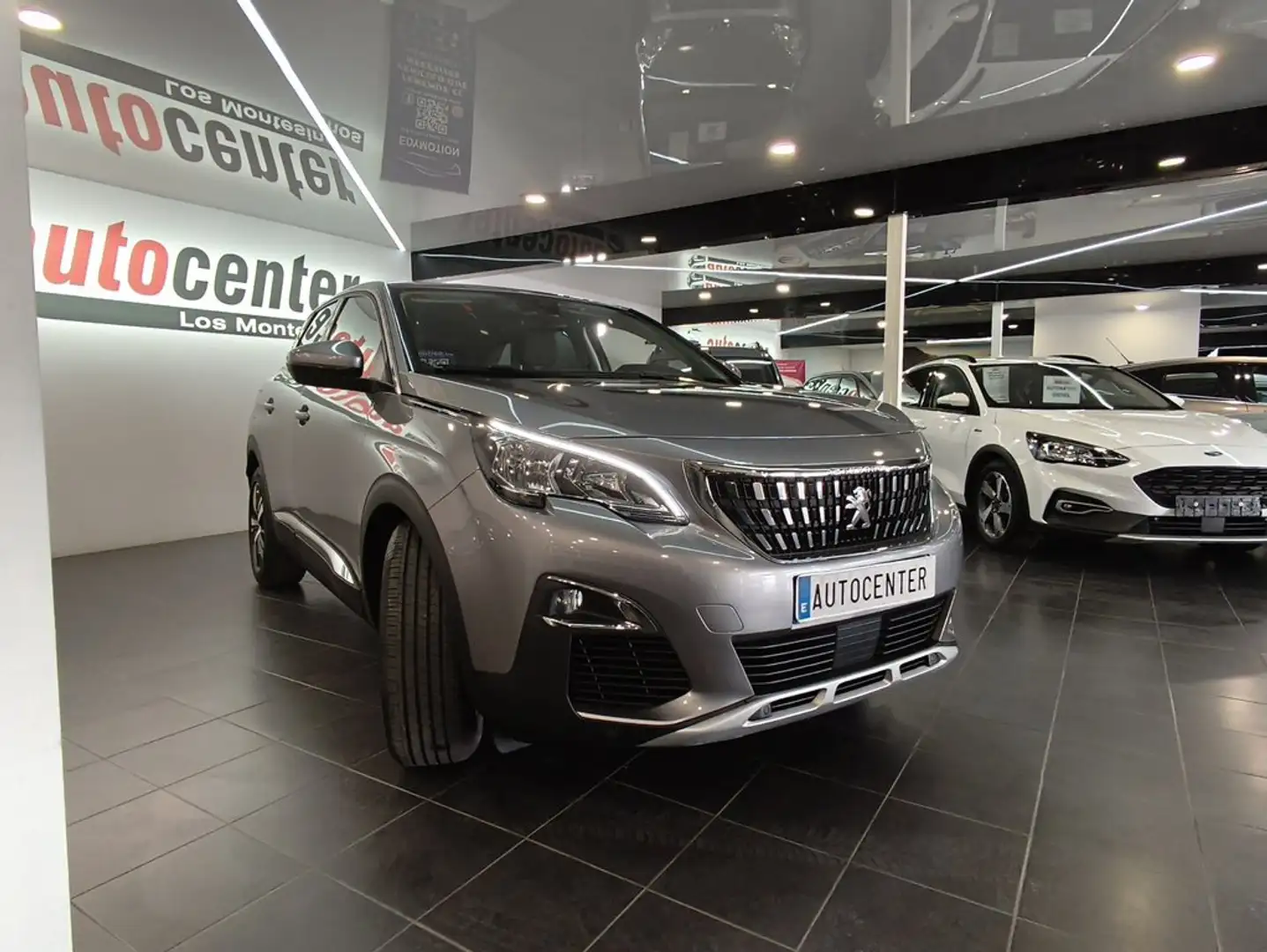 Peugeot 3008 1.6 BlueHDi Allure 120 Gris - 2