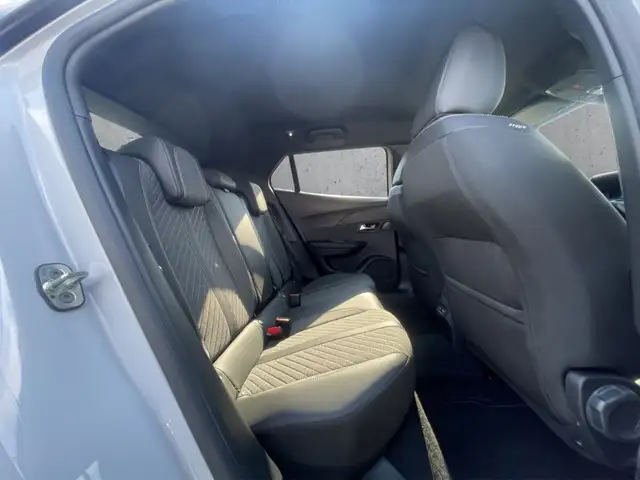Peugeot 2008 view 14
