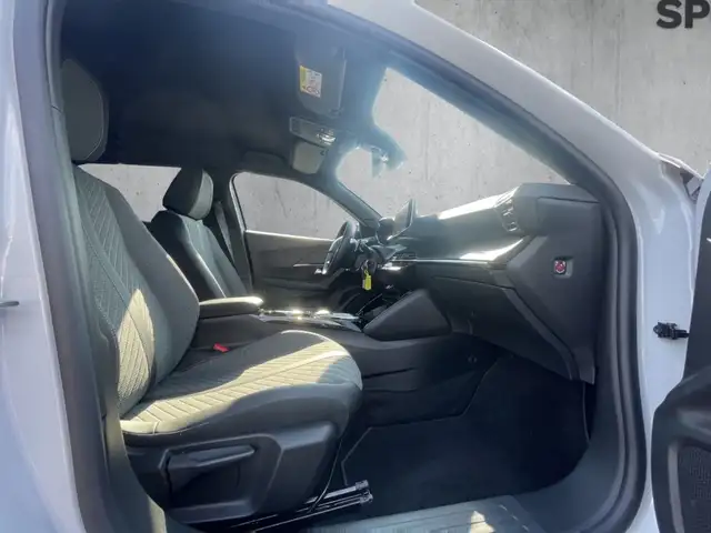 Peugeot 2008 view 13