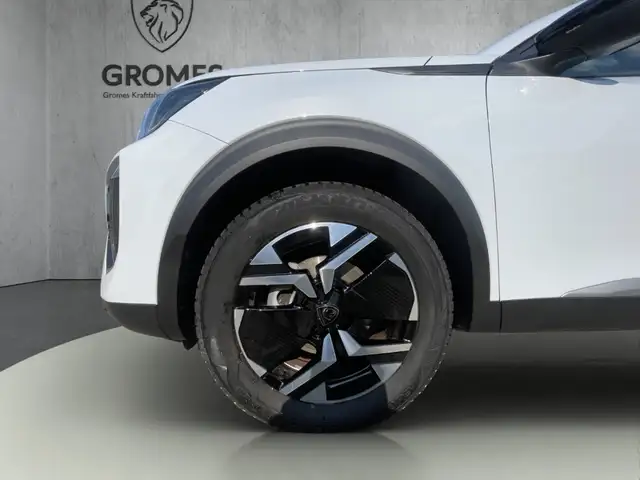 Peugeot 2008 view 11