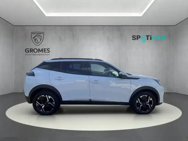 Peugeot 2008 view 2