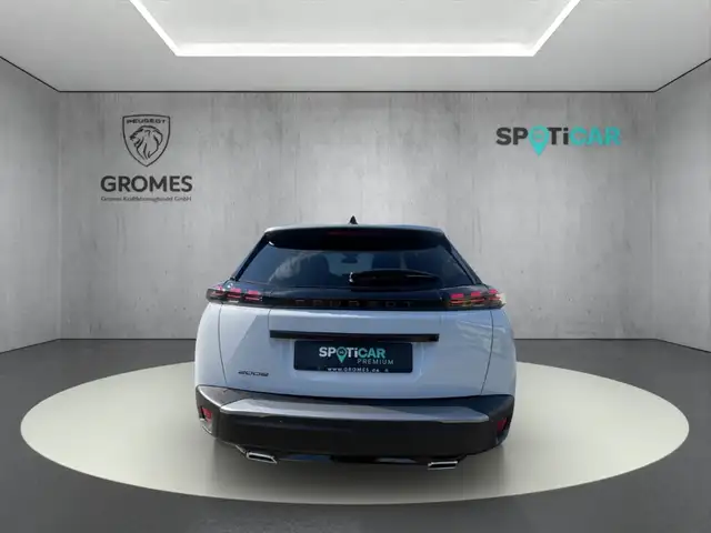 Peugeot 2008 view 4