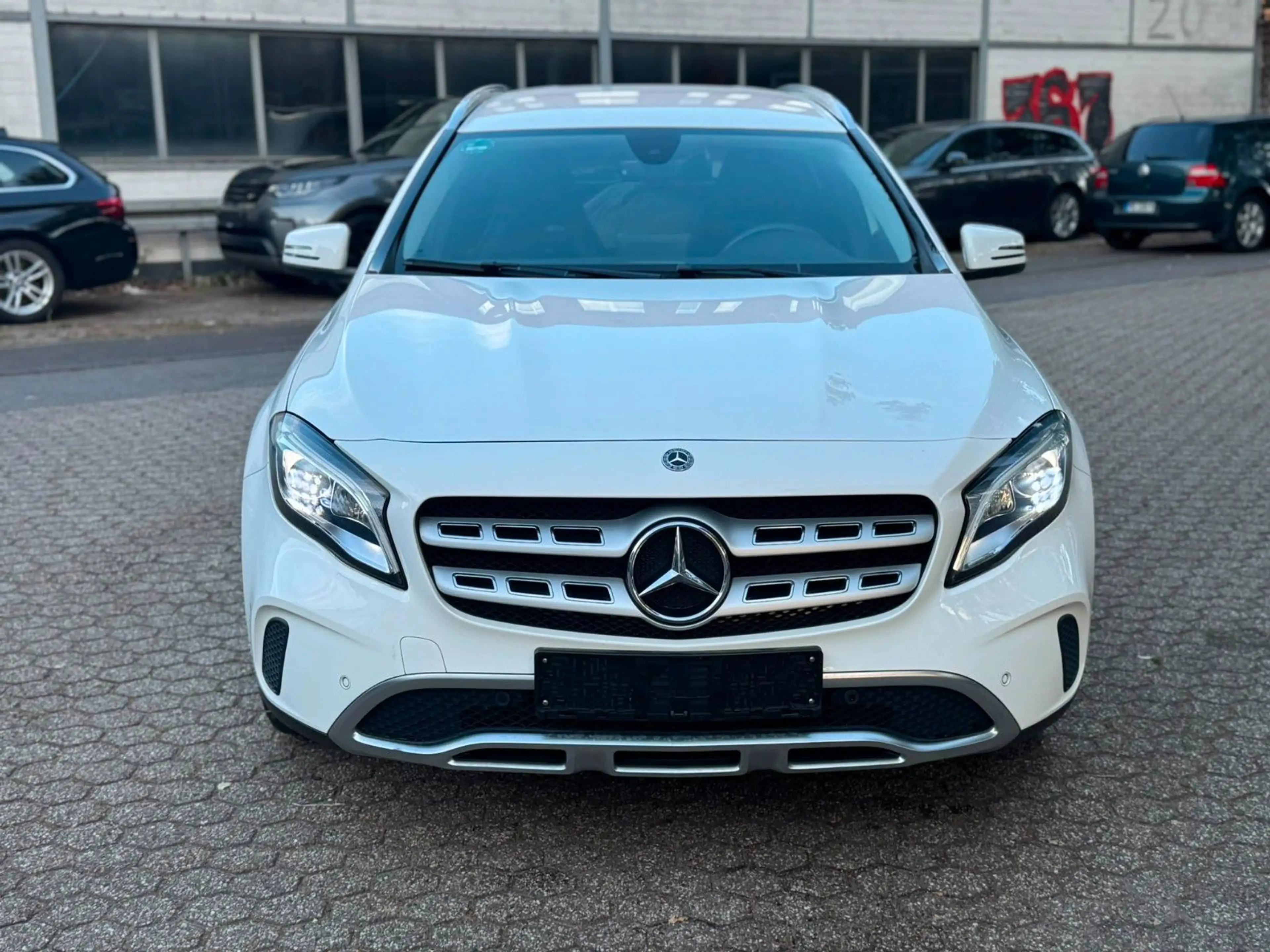 Mercedes-Benz GLA 200 7G Urban 7G/LED/R-KAM — photo 9
