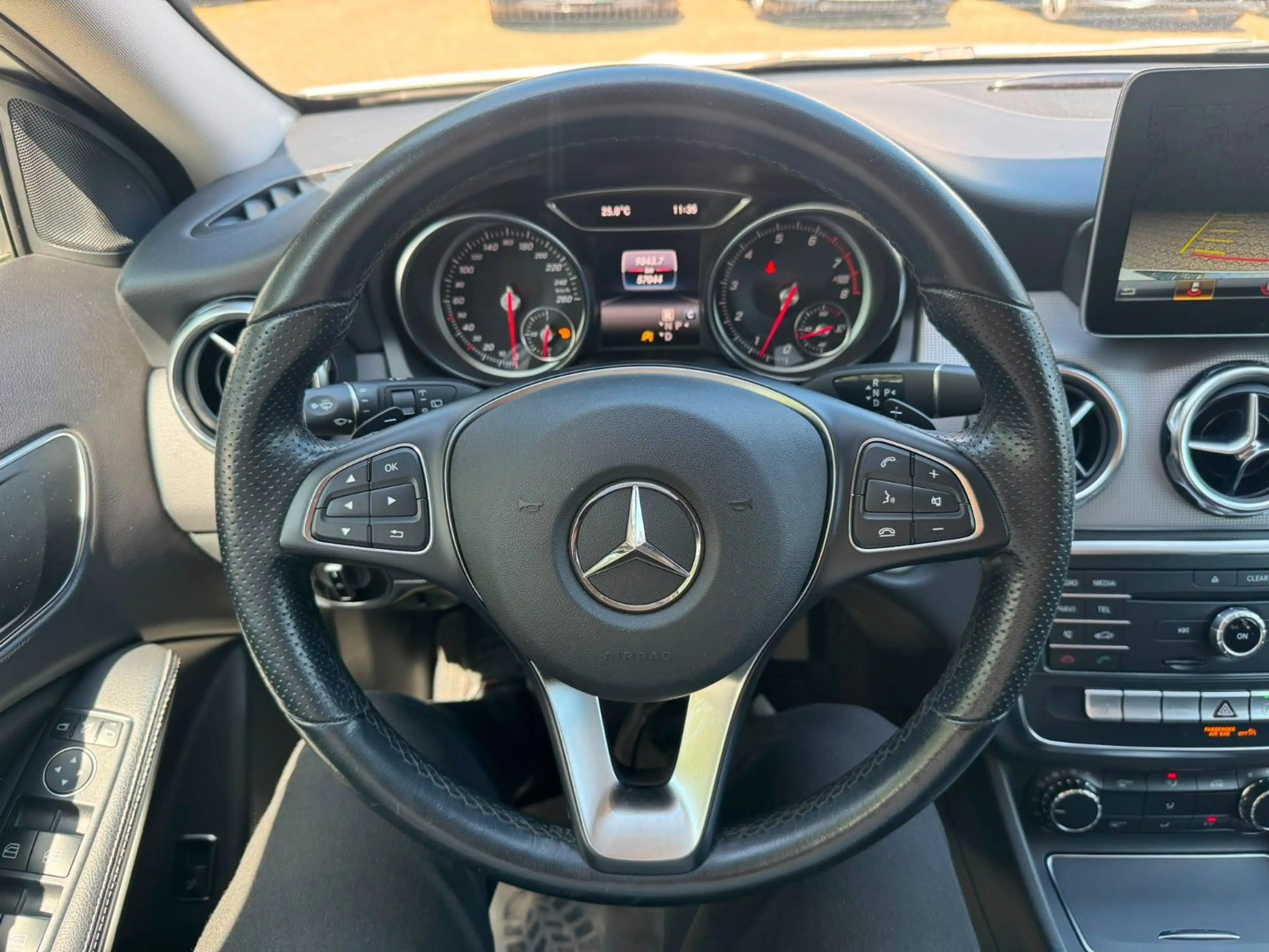 Mercedes-Benz GLA 200 7G Urban 7G/LED/R-KAM — photo 14