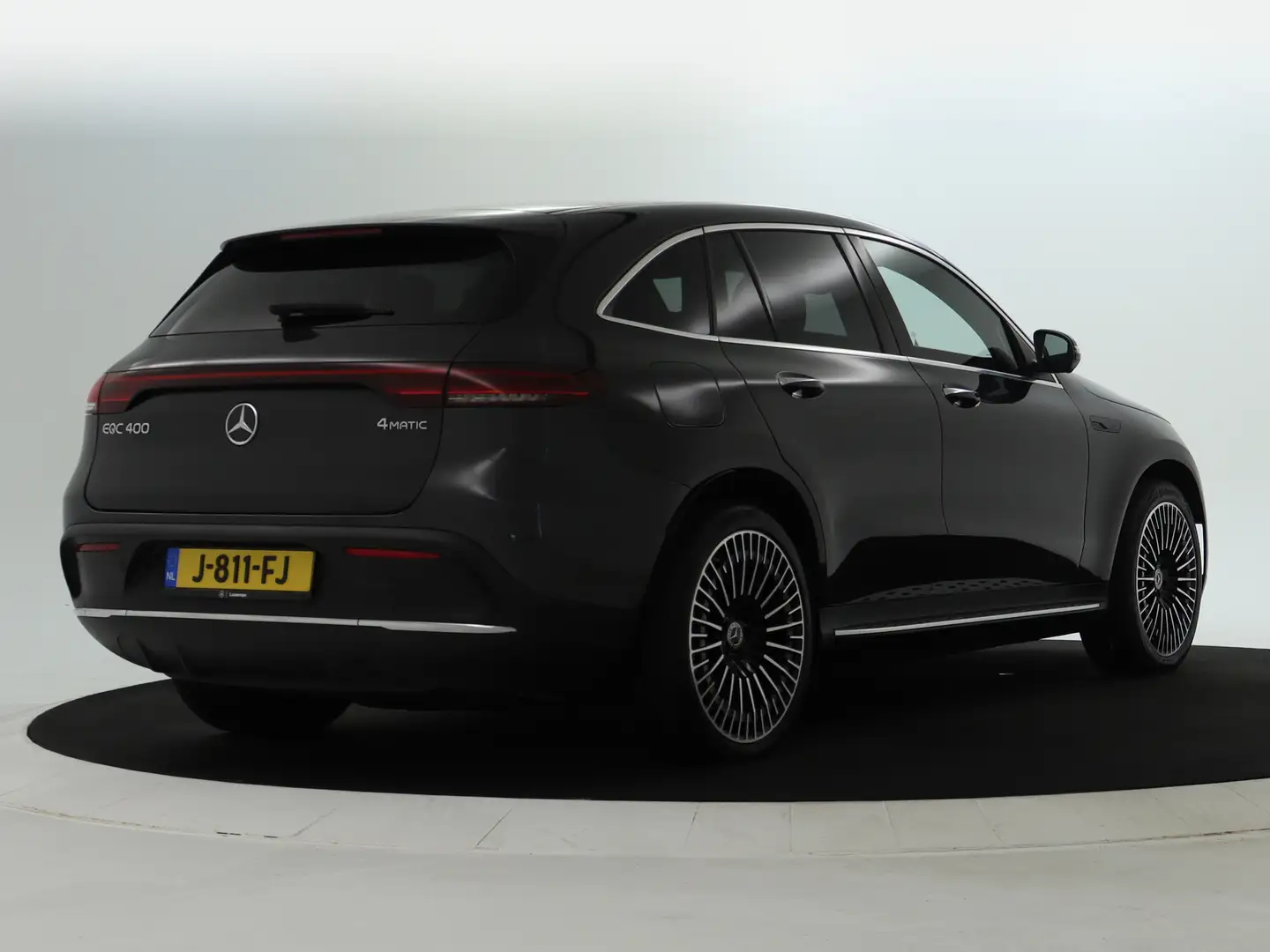 Mercedes-Benz EQC 400 4MATIC Premium Plus 80 kWh | AMG Premium Plus 80 k Grijs - 2