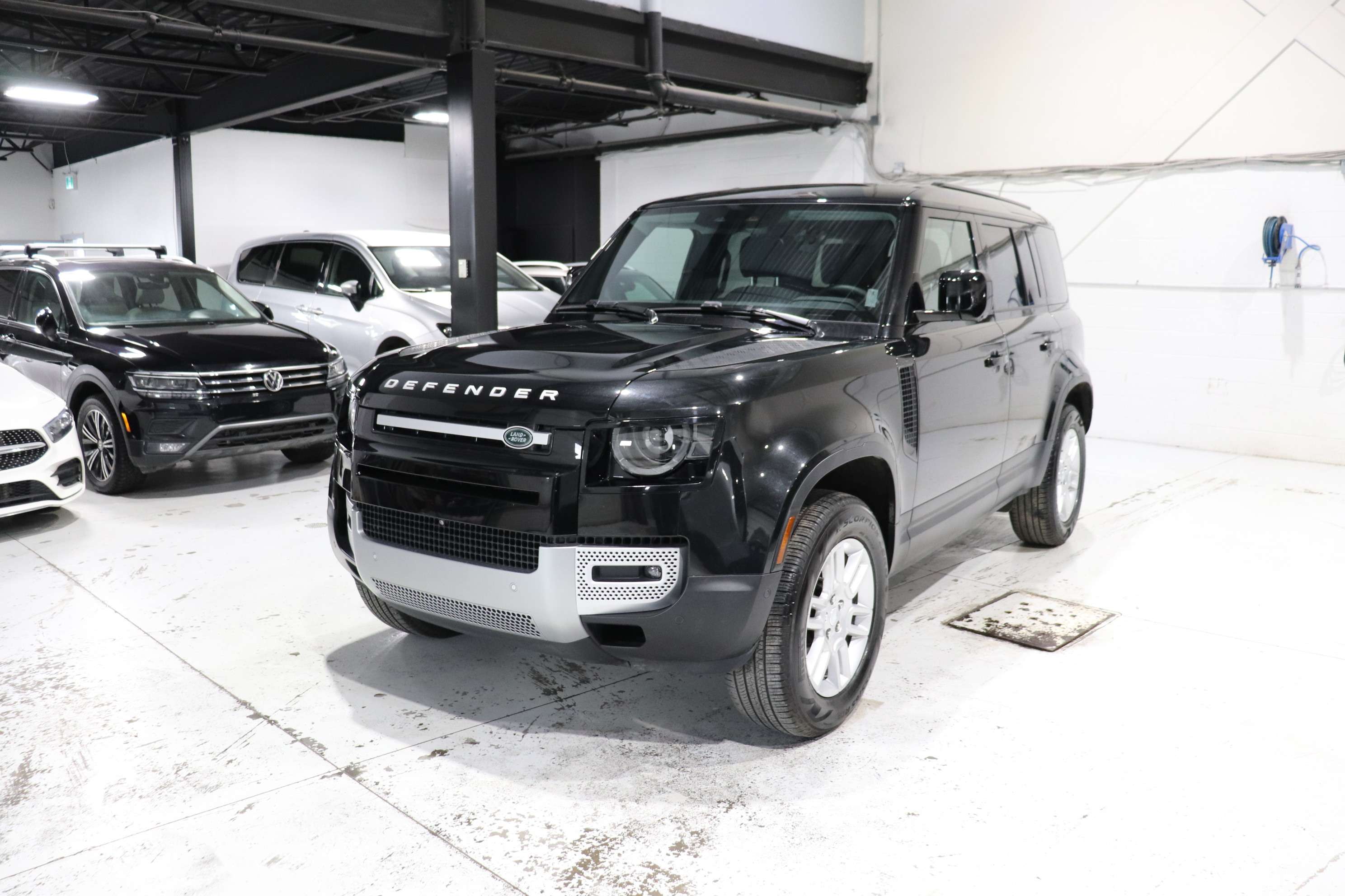 2025 Land Rover Defender 110 P300 S