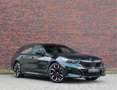 BMW 550 5-serie Touring 550e xDrive | Oxford Green - Pano Green - thumbnail 1