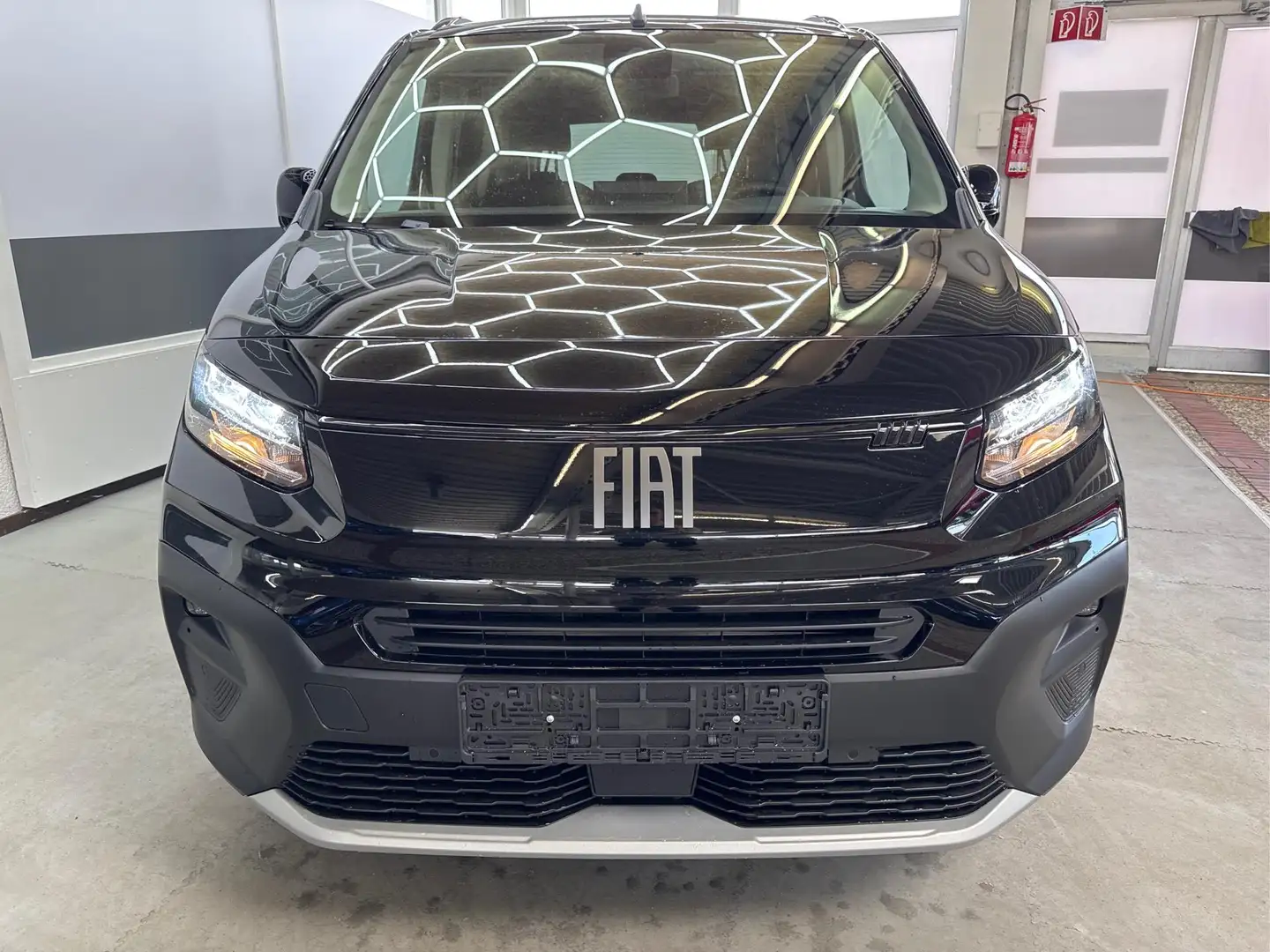 Fiat Doblo L2 EDITION 1.5 HDI STYLE PACK SHZ TOTWINKEL UCo... Schwarz - 2