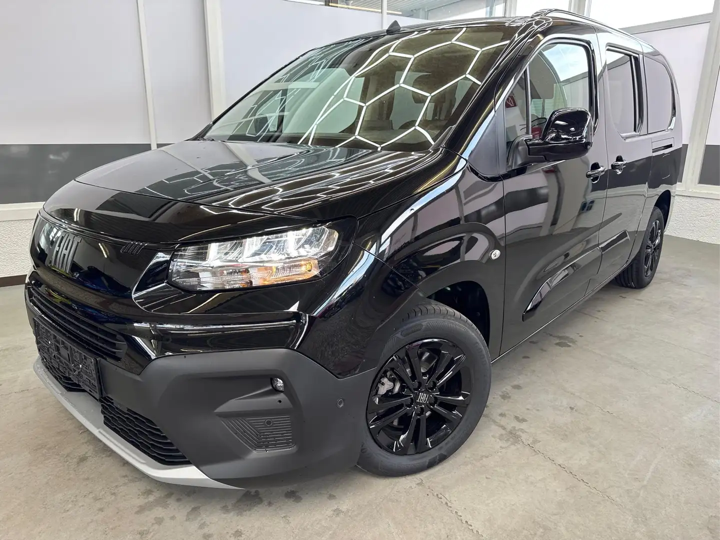 Fiat Doblo L2 EDITION 1.5 HDI STYLE PACK SHZ TOTWINKEL UCo... Schwarz - 1