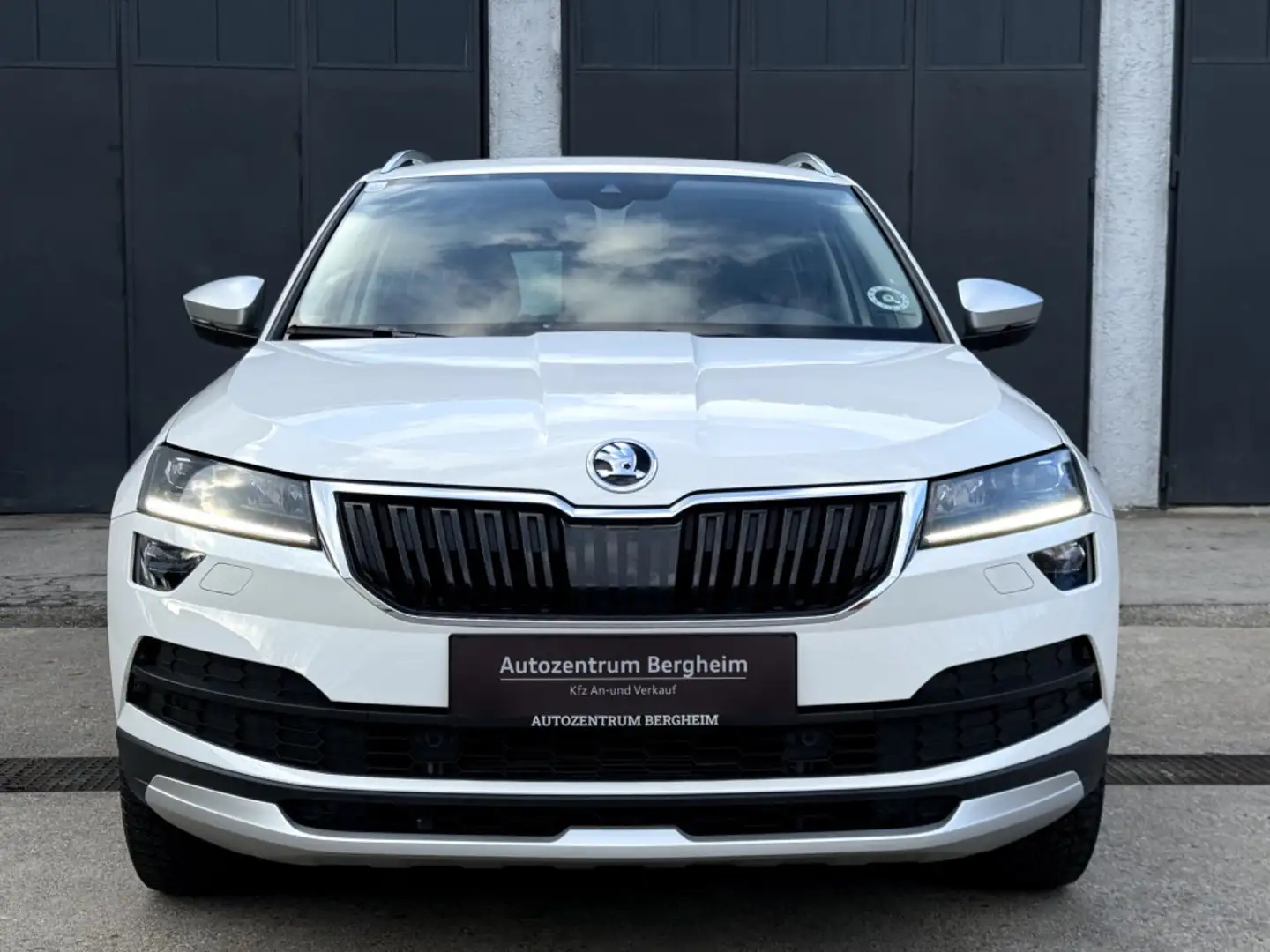 Skoda Karoq 2.0 TDI Scout 4x4 Weiß - 2
