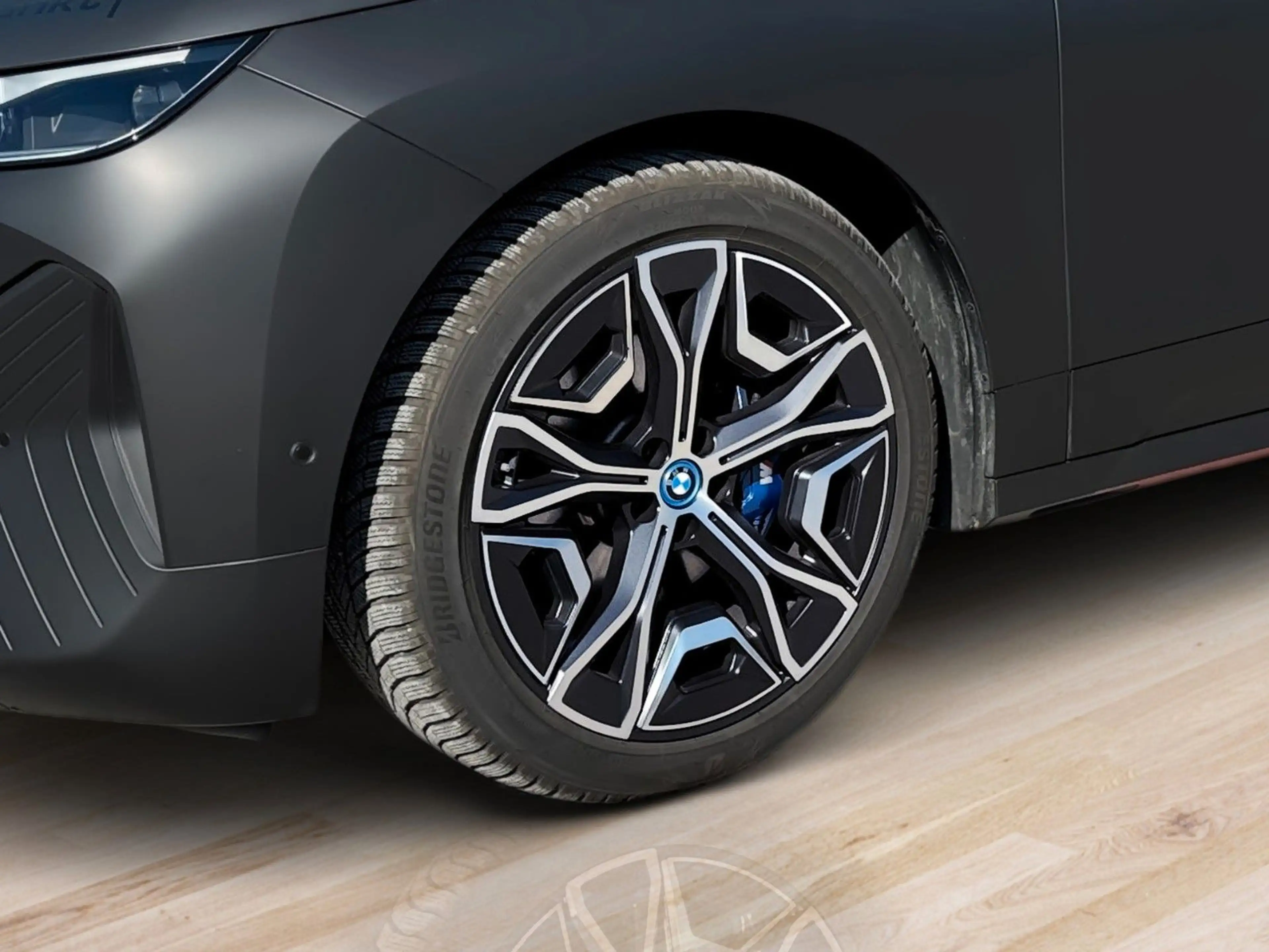 BMW iX M60 Sonderedition Label Red 1 of 1 — photo 8