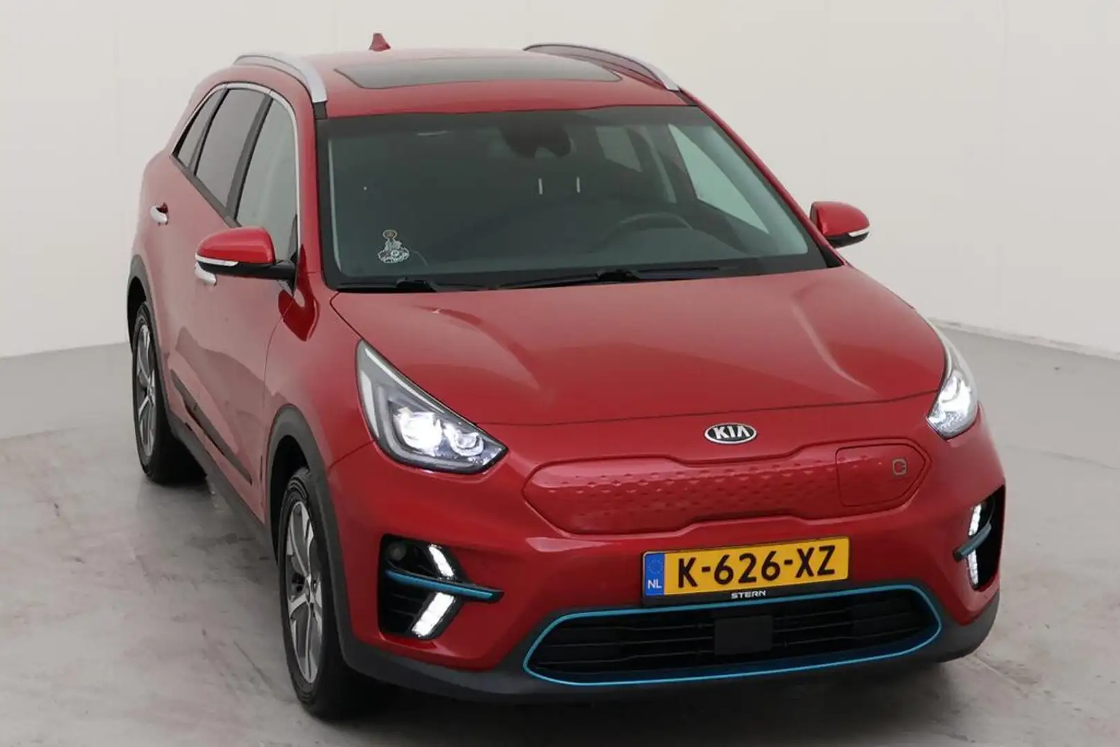 Kia e-Niro DYNAMIQ PLUSLINE 64KWH 3FASE/THAAK/ACARPLAY/ODAK/F Červená - 1