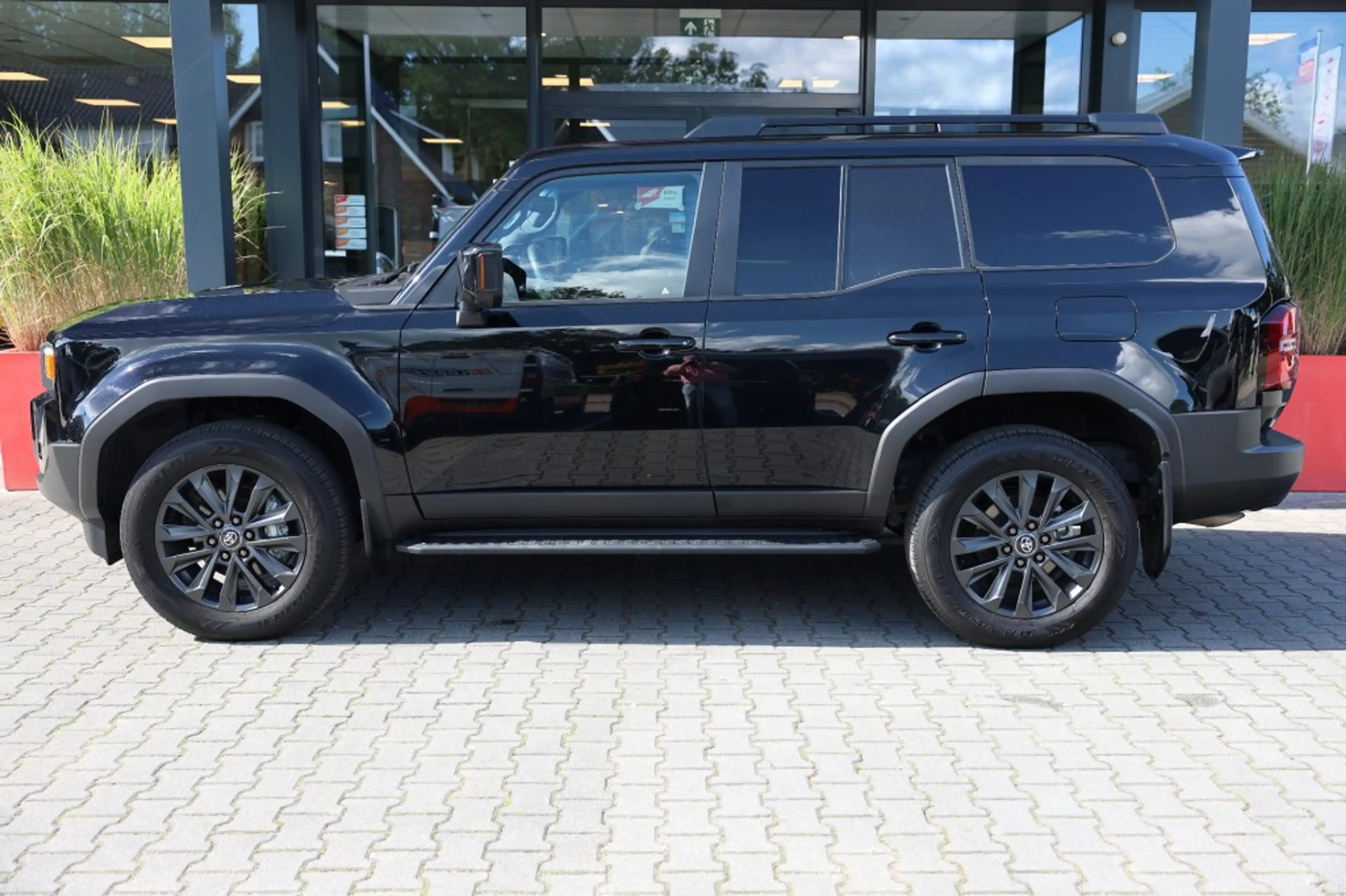 Toyota Land Cruiser 2.8 D-4D 5DRS PROFESSIONAL PANODAK A/T VAN — photo 2