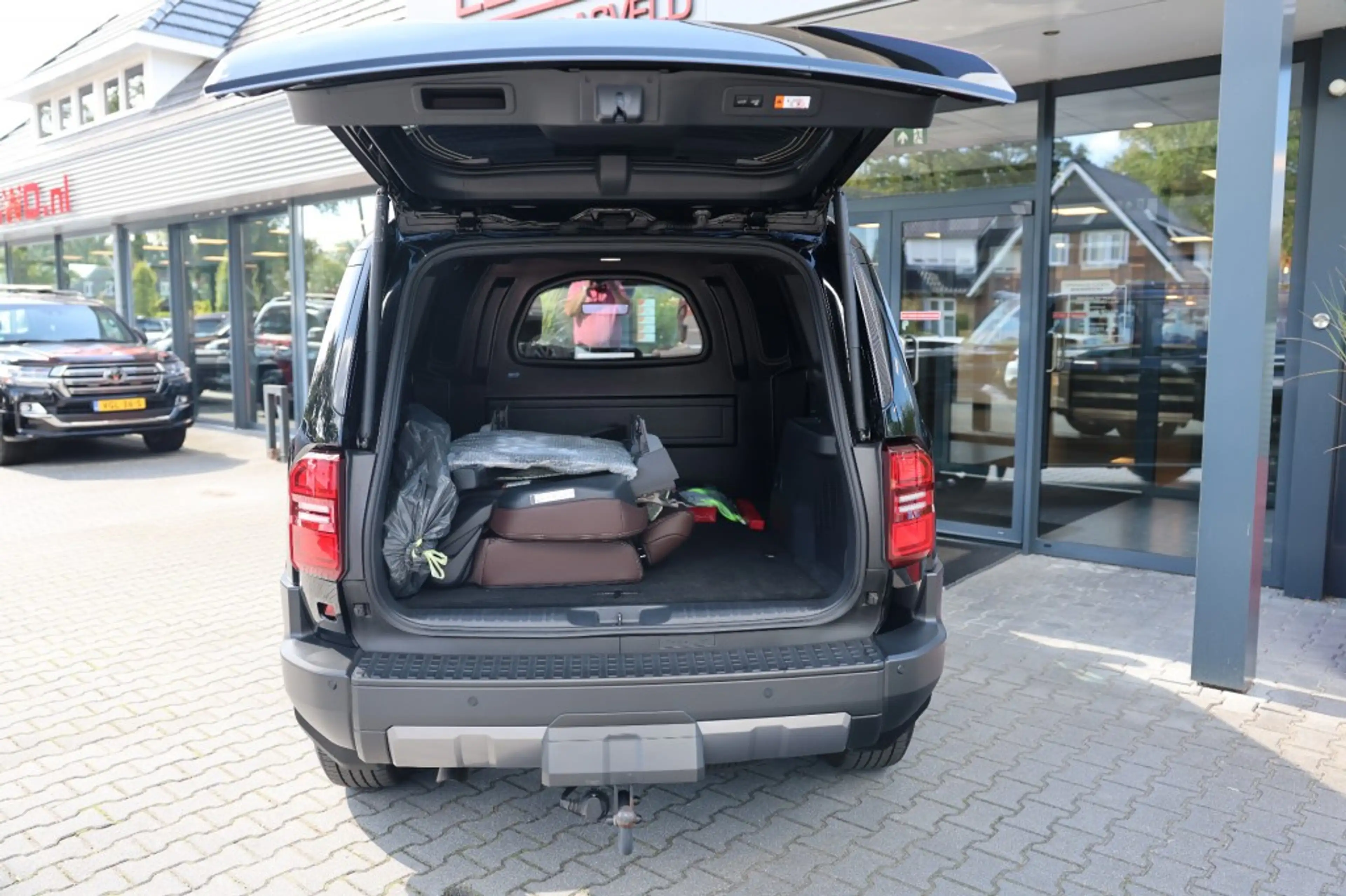 Toyota Land Cruiser 2.8 D-4D 5DRS PROFESSIONAL PANODAK A/T VAN — photo 7
