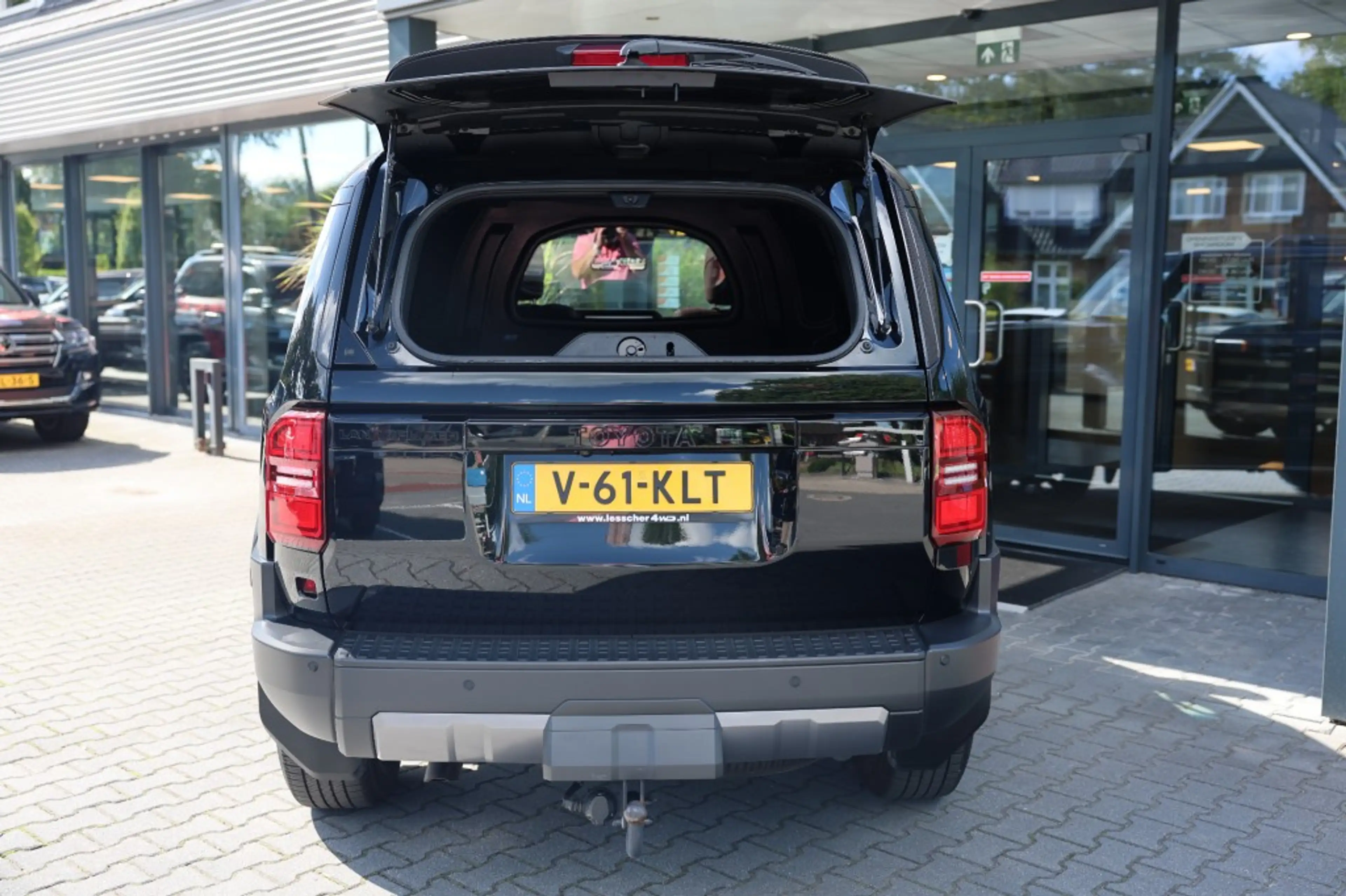 Toyota Land Cruiser 2.8 D-4D 5DRS PROFESSIONAL PANODAK A/T VAN — photo 6