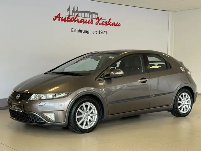 Honda Civic 1.8i-VTEC Automatik Executive