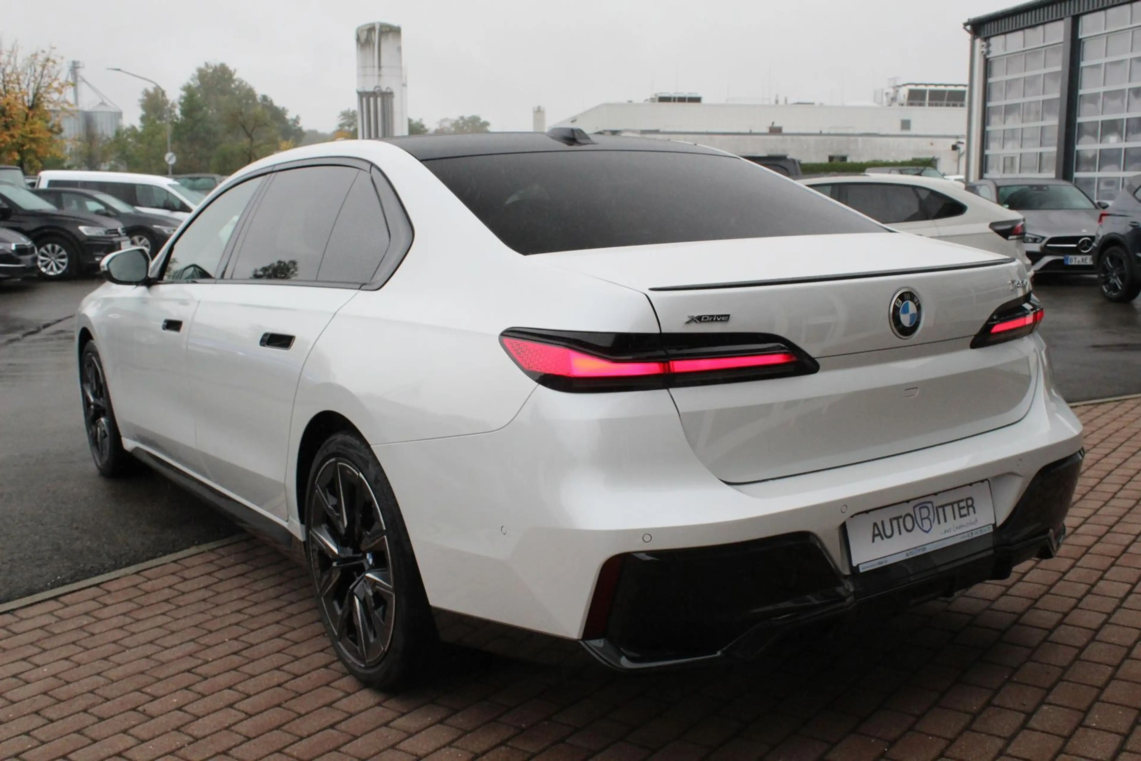 BMW 740 M Sport Pano+CarPlay+Iconic Glow+B&W Sound — photo 6