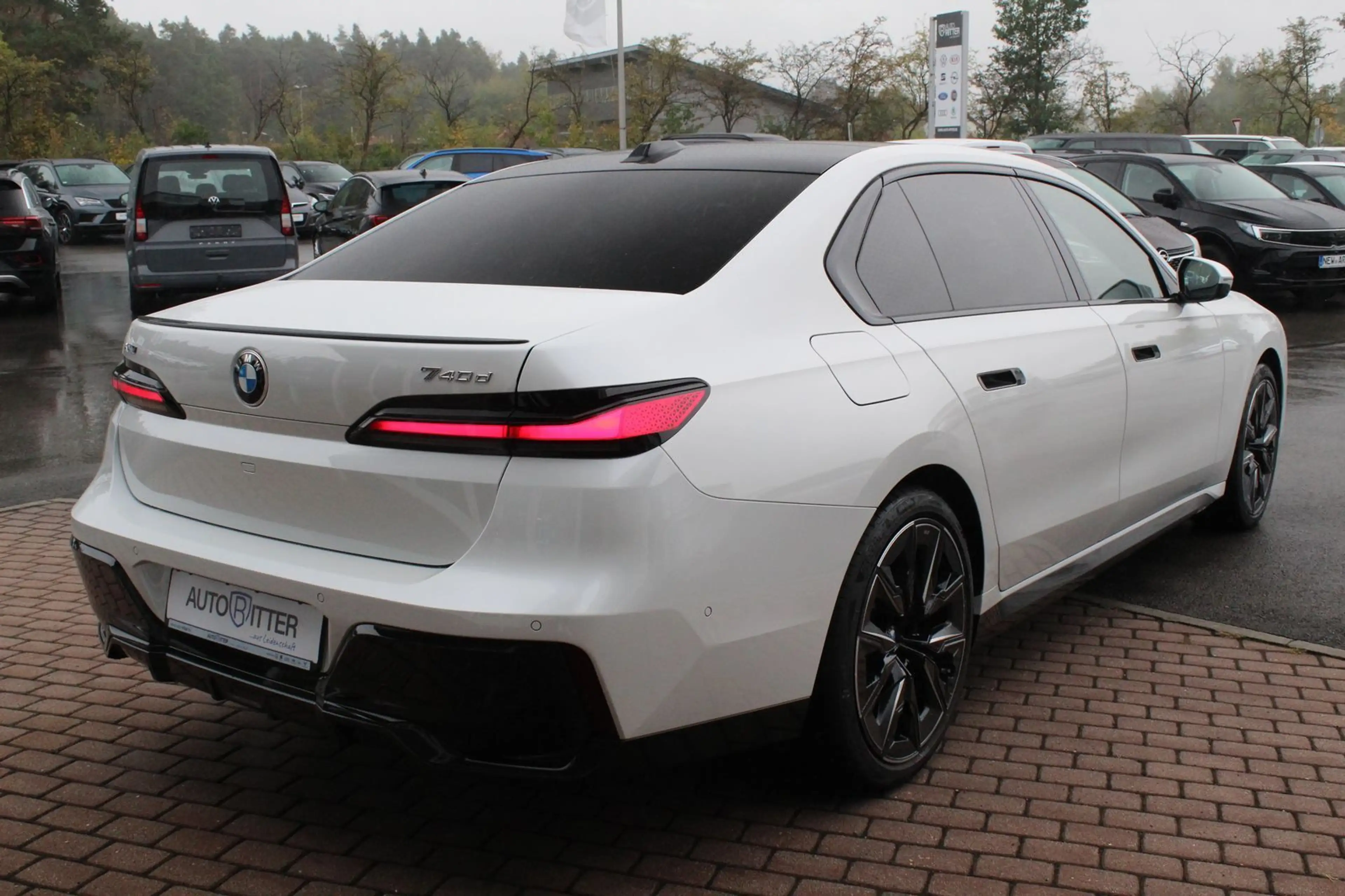 BMW 740 M Sport Pano+CarPlay+Iconic Glow+B&W Sound — photo 4