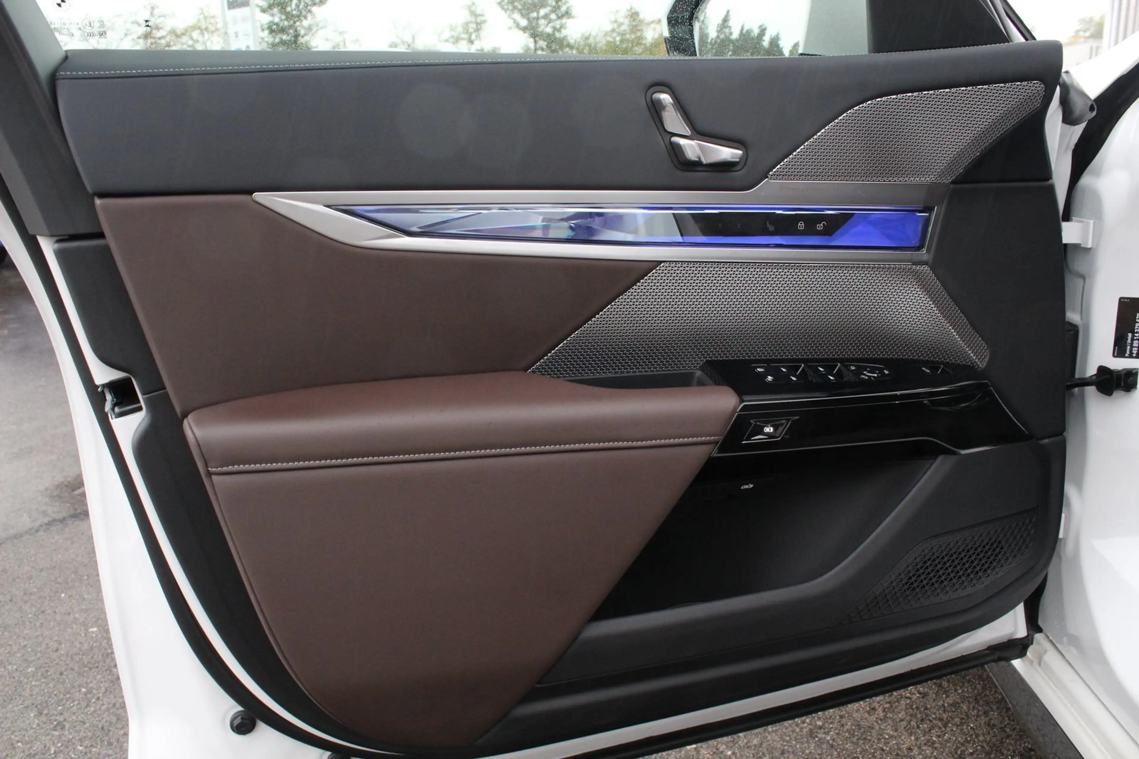 BMW 740 M Sport Pano+CarPlay+Iconic Glow+B&W Sound — photo 12
