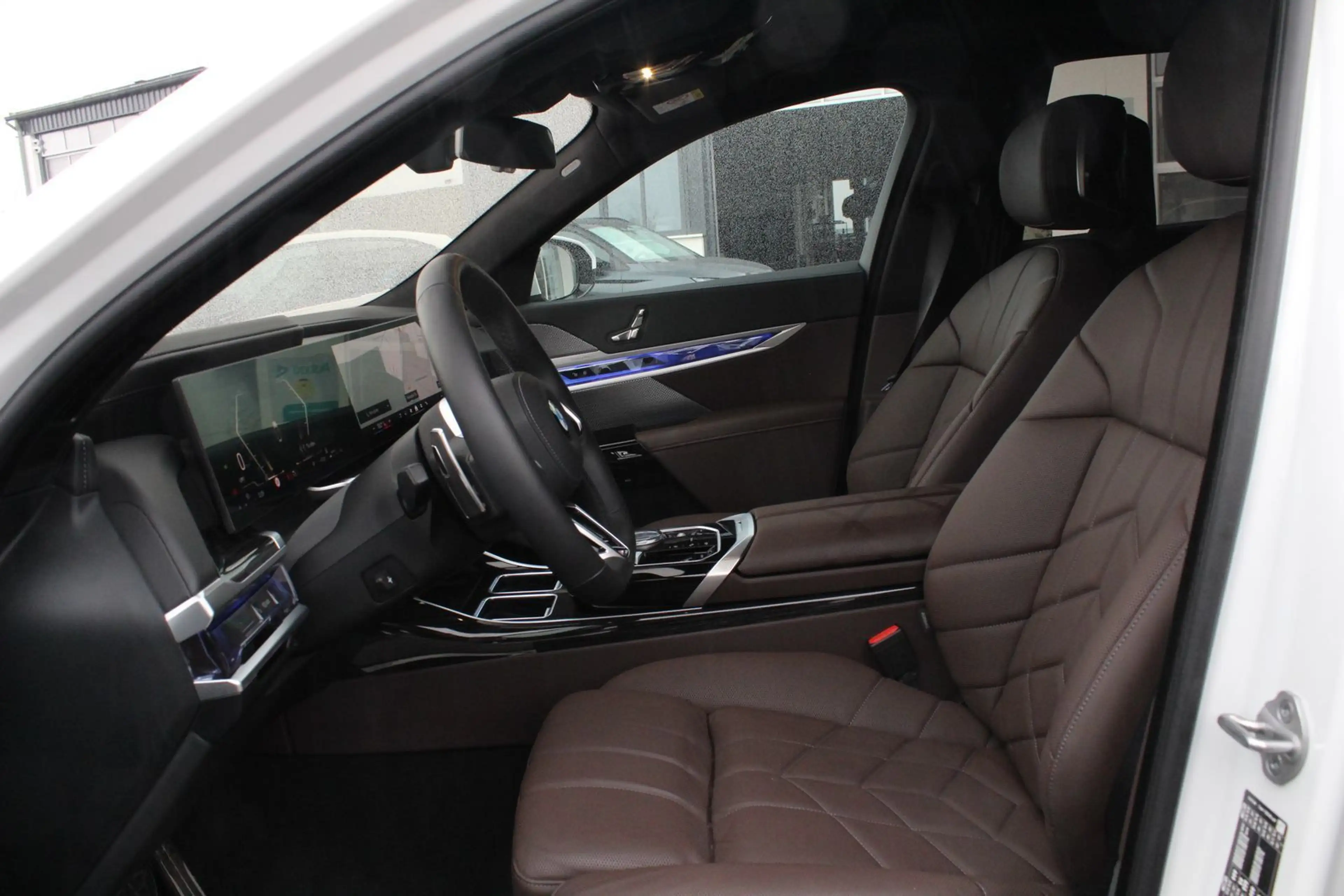BMW 740 M Sport Pano+CarPlay+Iconic Glow+B&W Sound — photo 7