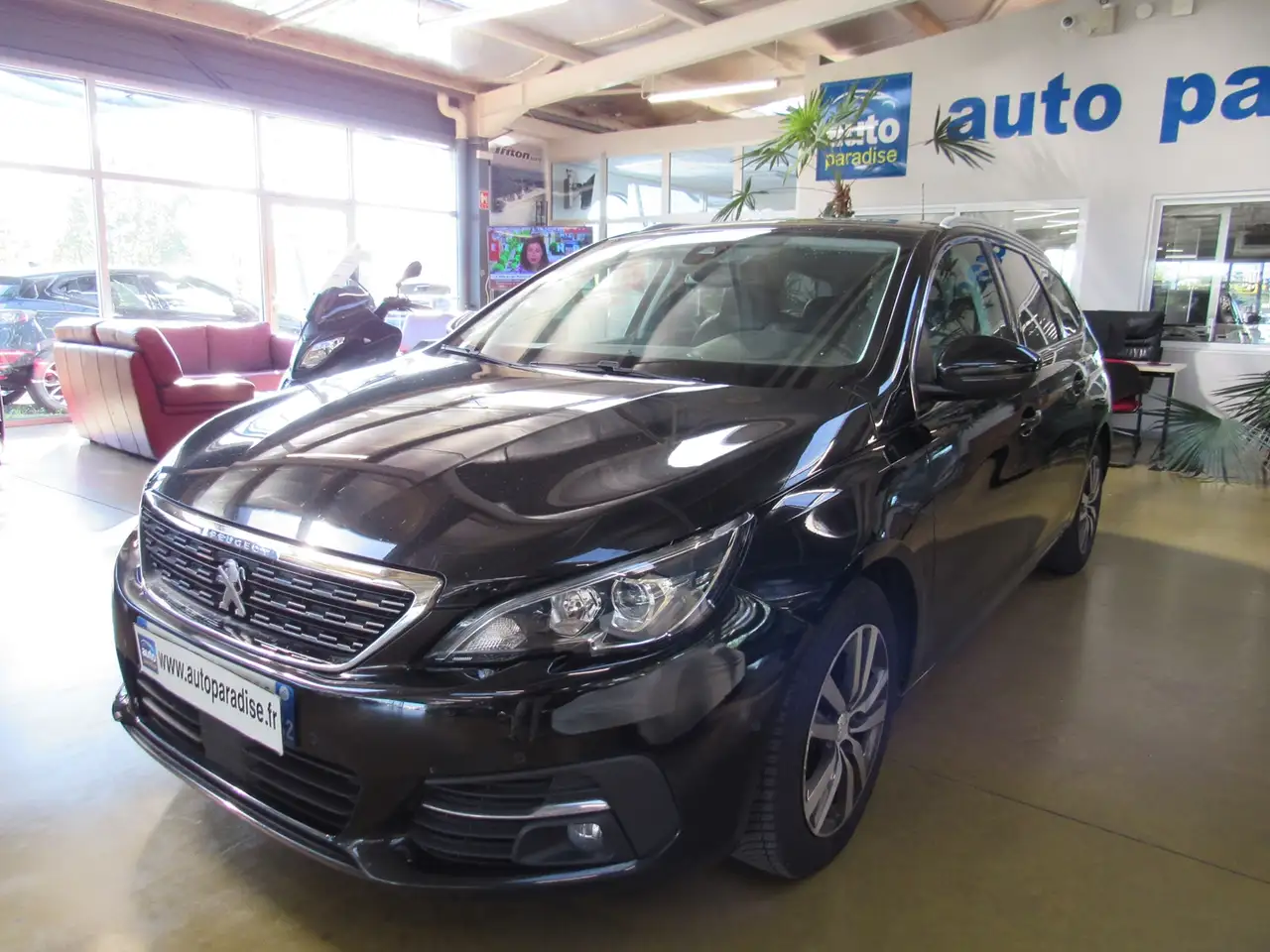 Peugeot 308 1.5 BLUEHDI 130 ALLURE BUSINESS + OPTION