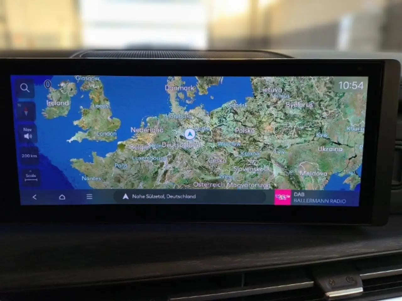 Hyundai Santa FE Plug-In Hybrid Signature PHEV 1.6 T-GDI Allrad+Nav, миниатюра 10