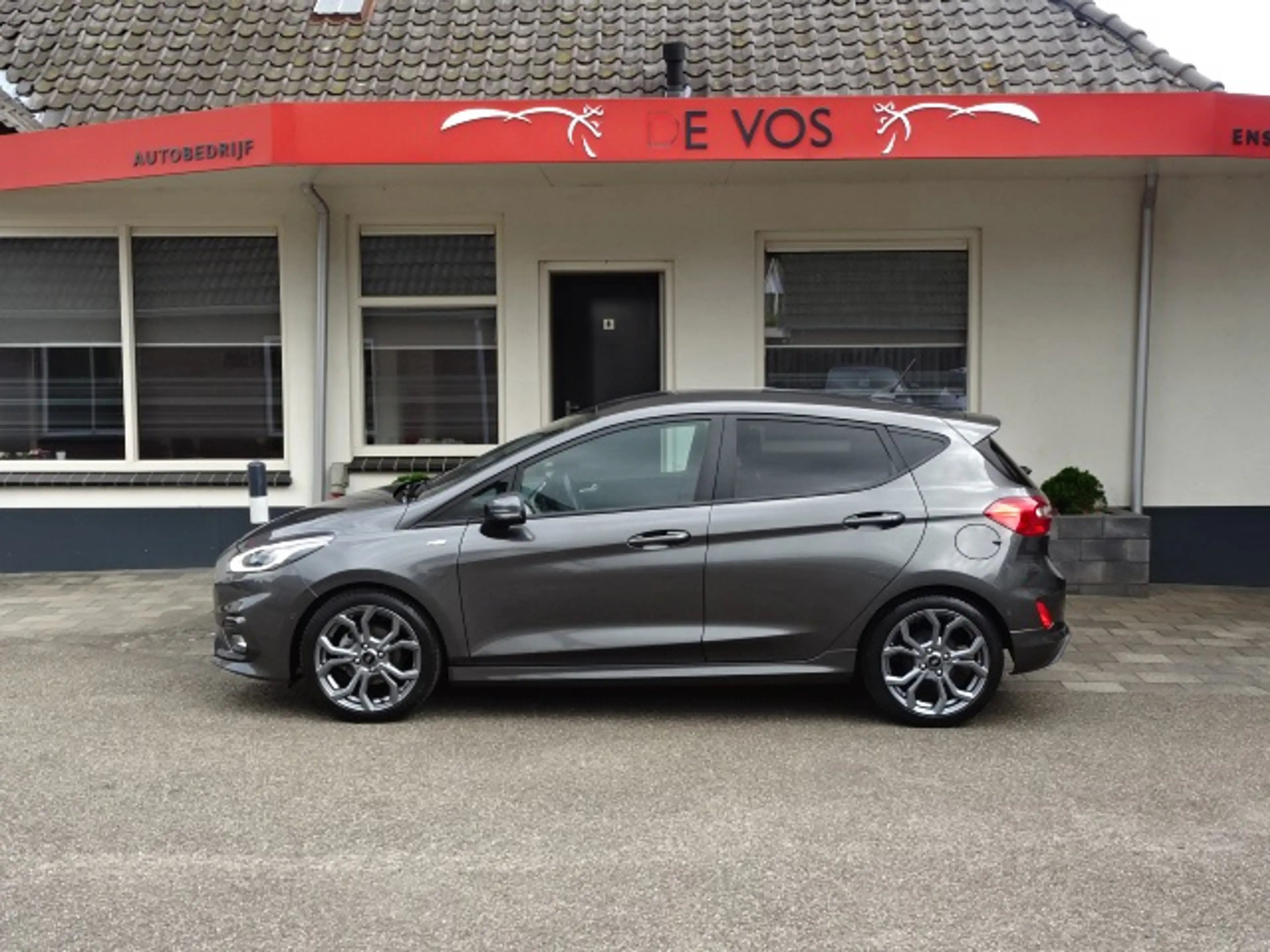 Ford Fiesta 1.0 EcoBoost ST-Line — photo 2