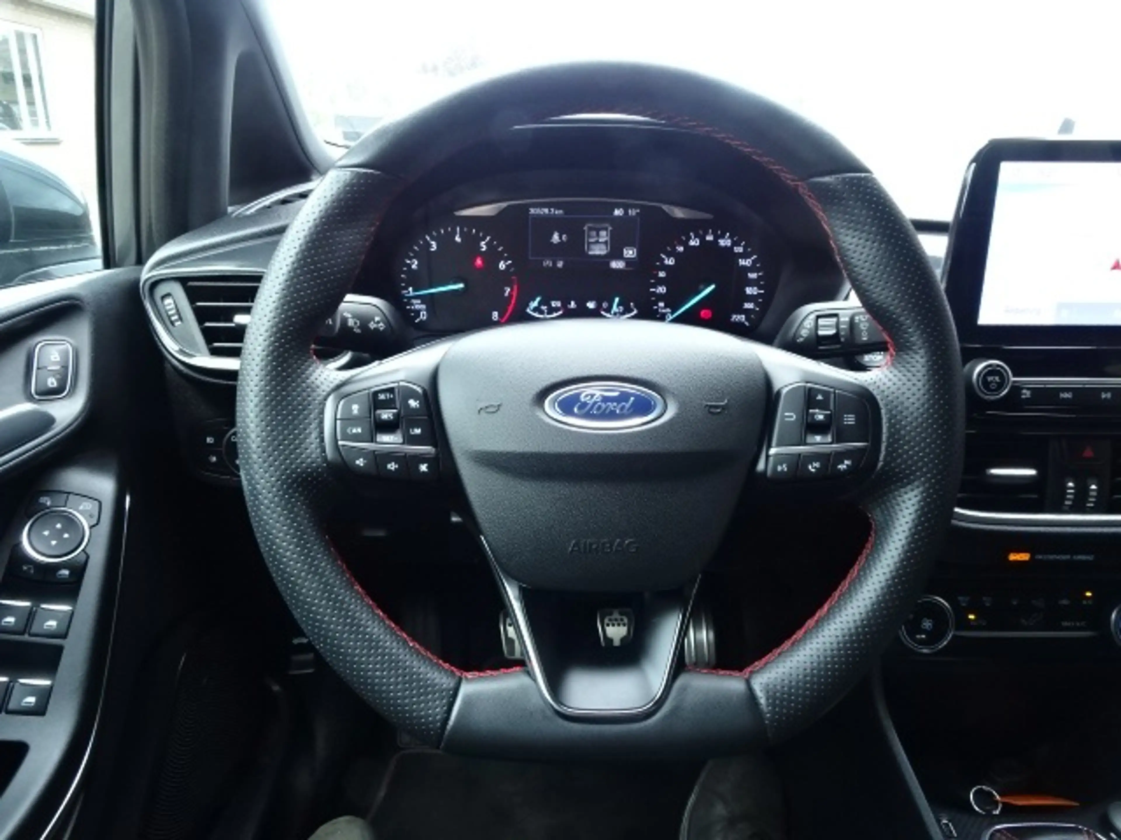 Ford Fiesta 1.0 EcoBoost ST-Line — photo 18