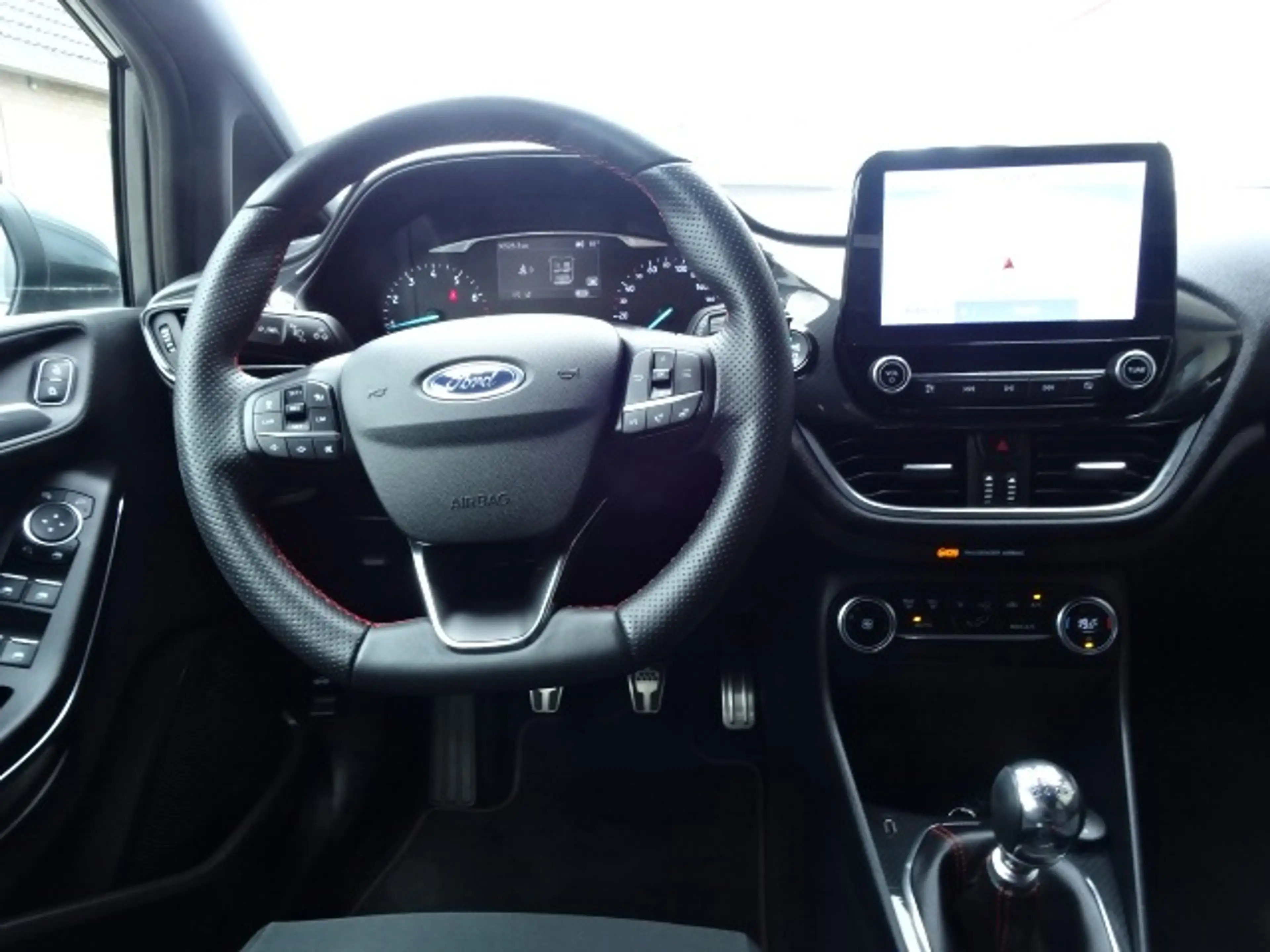 Ford Fiesta 1.0 EcoBoost ST-Line — photo 14