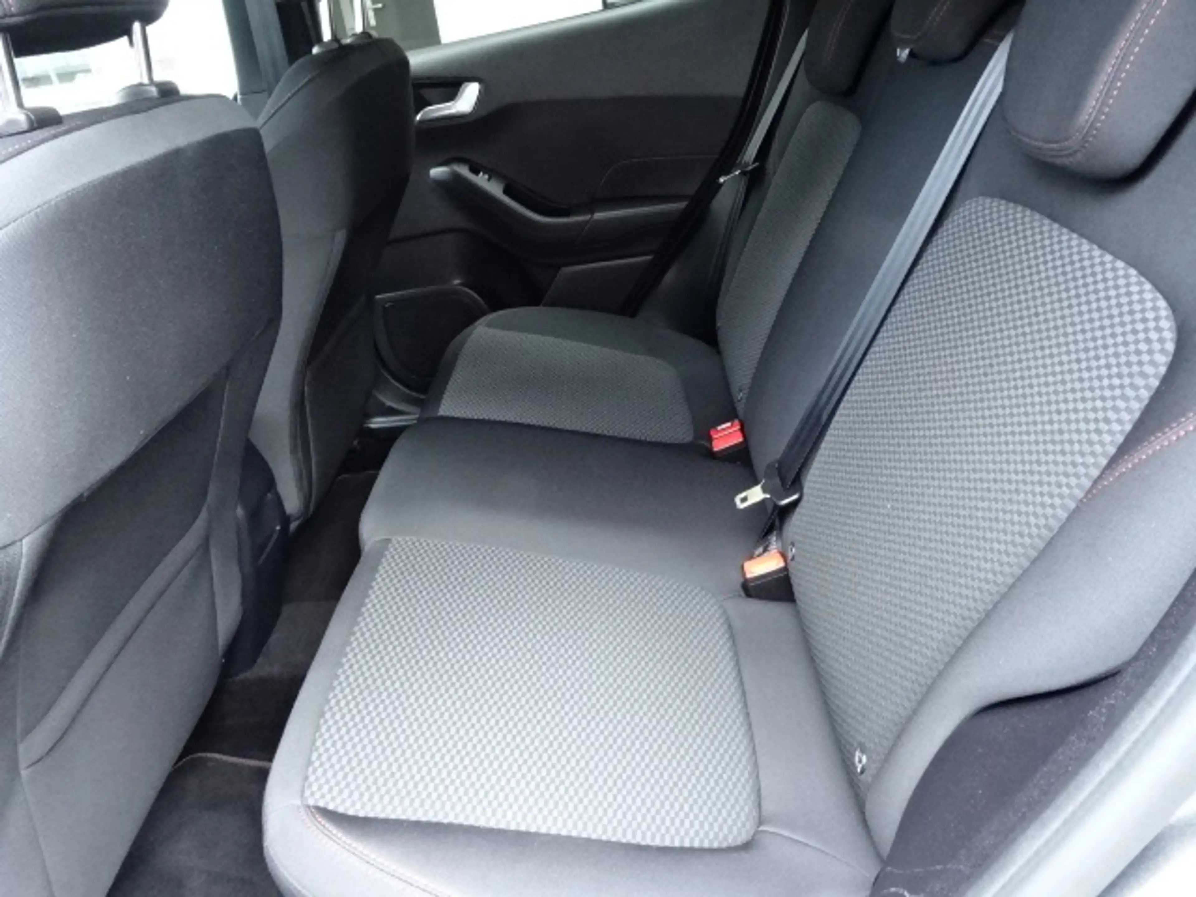 Ford Fiesta 1.0 EcoBoost ST-Line — photo 13