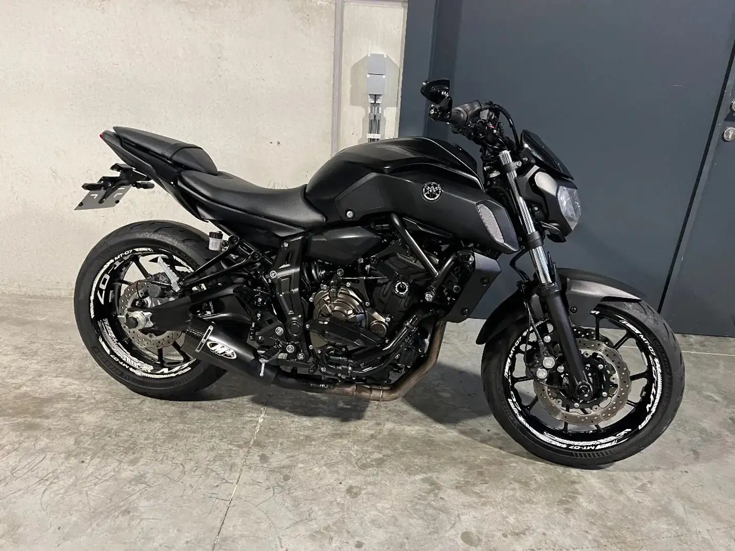 Yamaha MT-07 bomvol opties en verlaagd! - 2