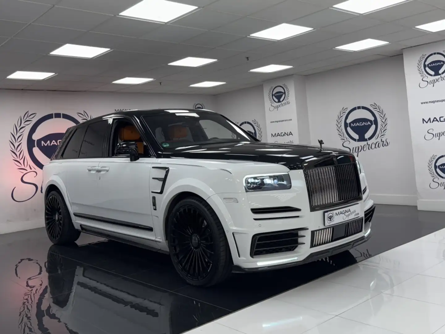 Rolls-Royce Cullinan Fehér - 1