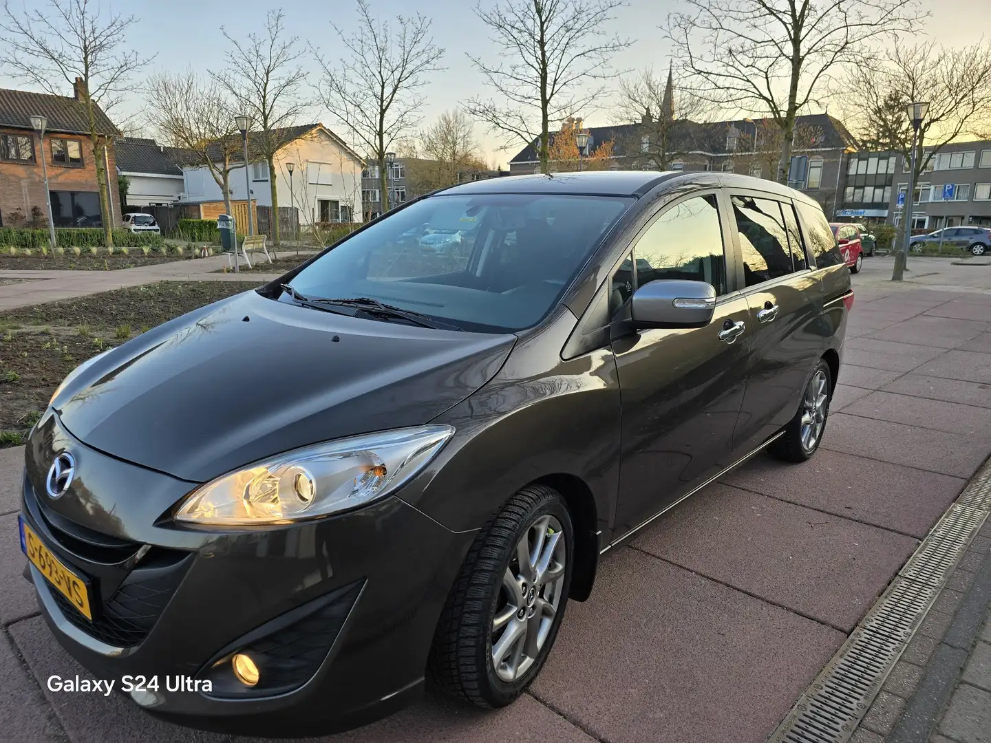 Mazda 5 1.8 TS+ Marrón - 1