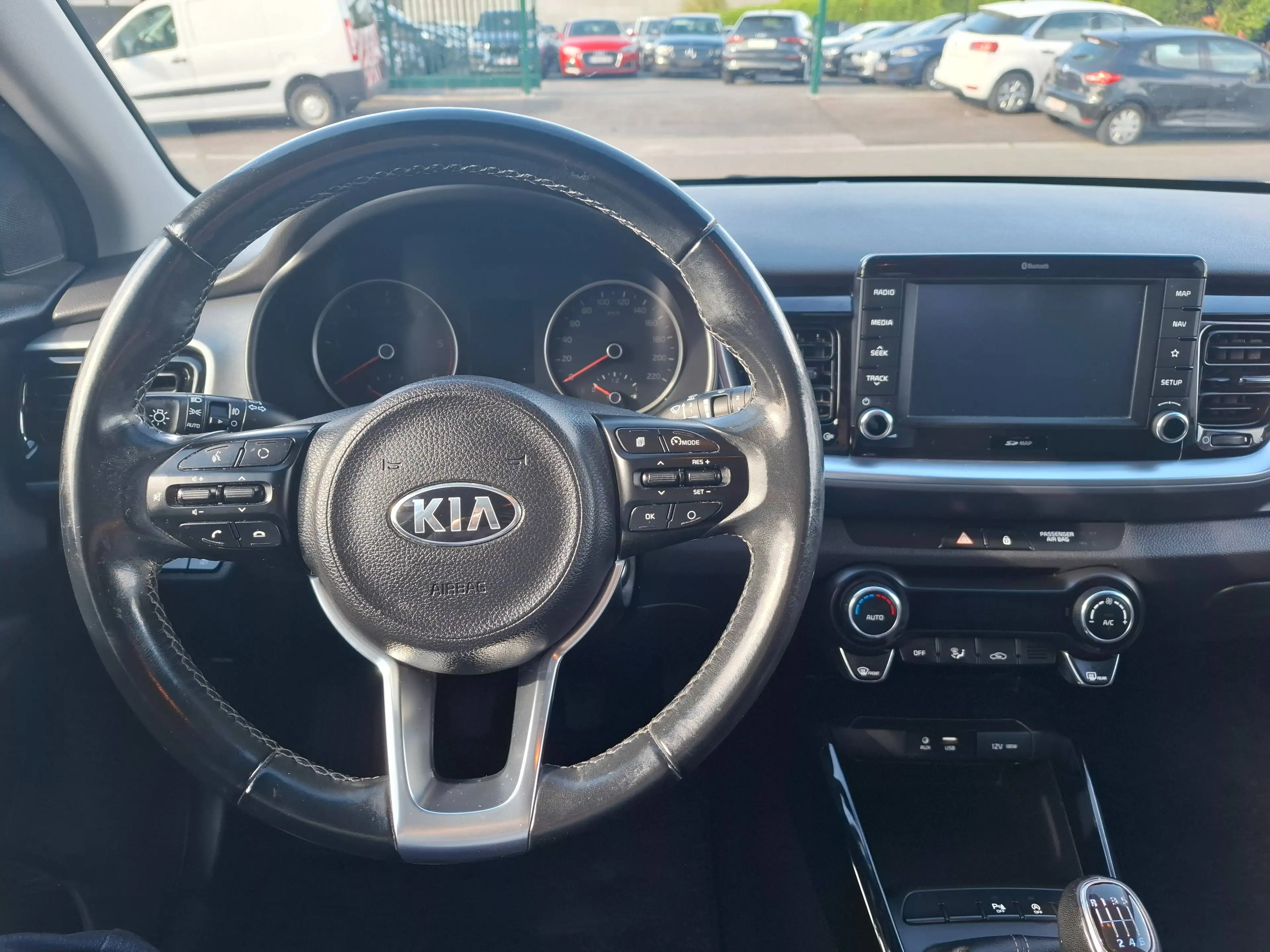 Kia Stonic Stonic 1.6 CRDi Sense ISG — photo 12
